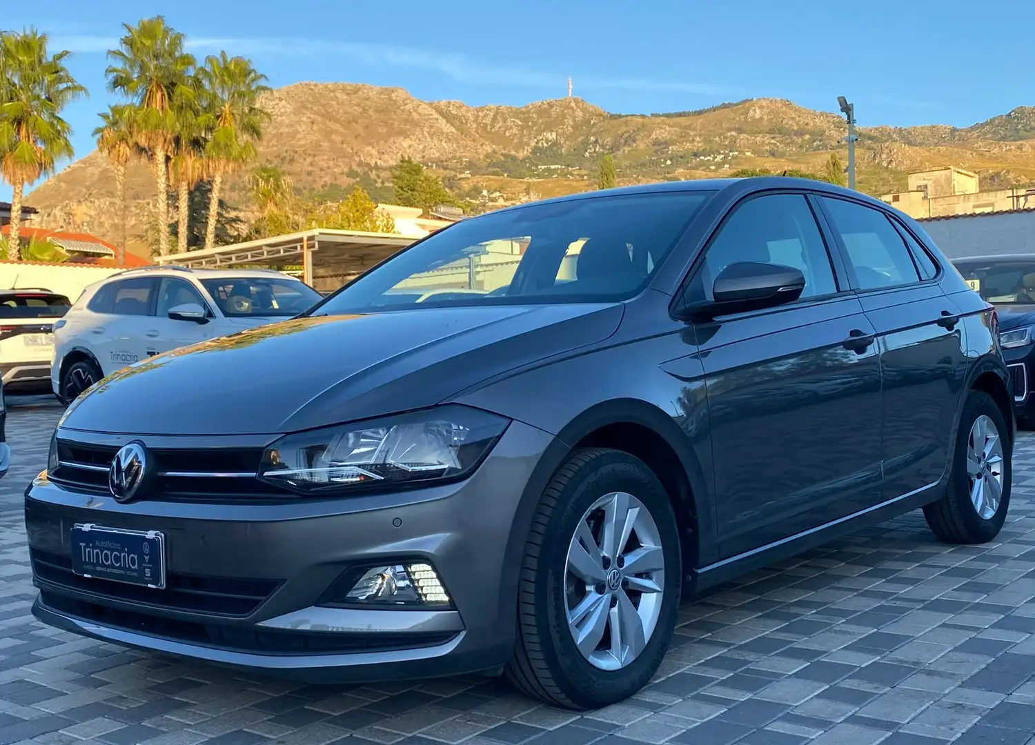 Volkswagen Polo Comfortline 1.6 TDI 80CV Gris - 1