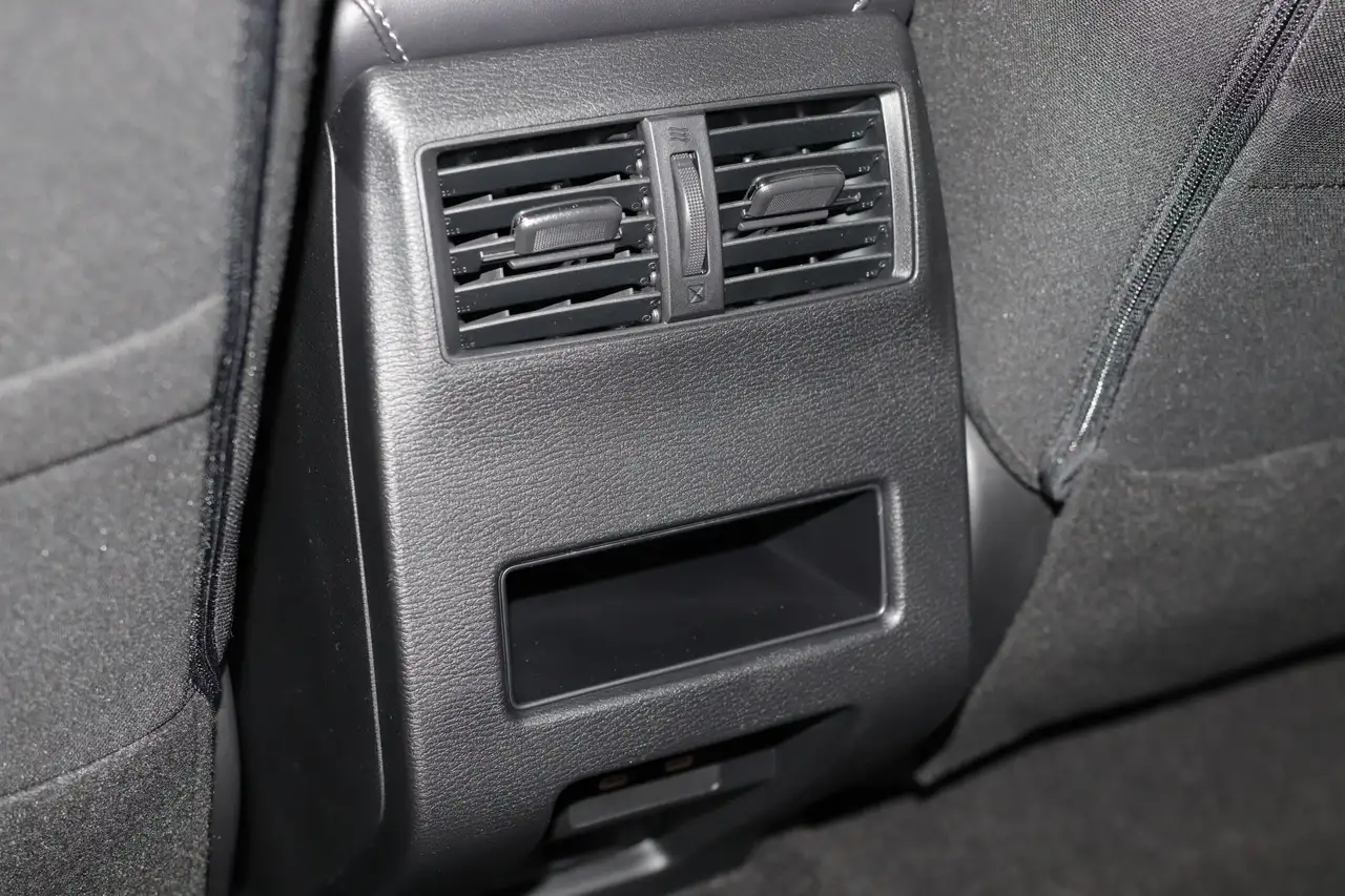 Mitsubishi Outlander снимка Mitsubishi Outlander