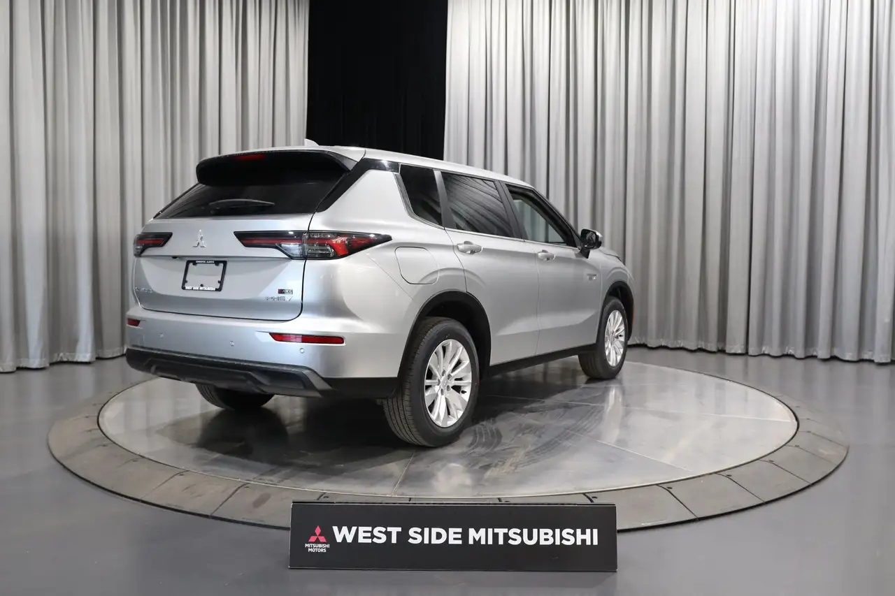 Mitsubishi Outlander снимка Mitsubishi Outlander
