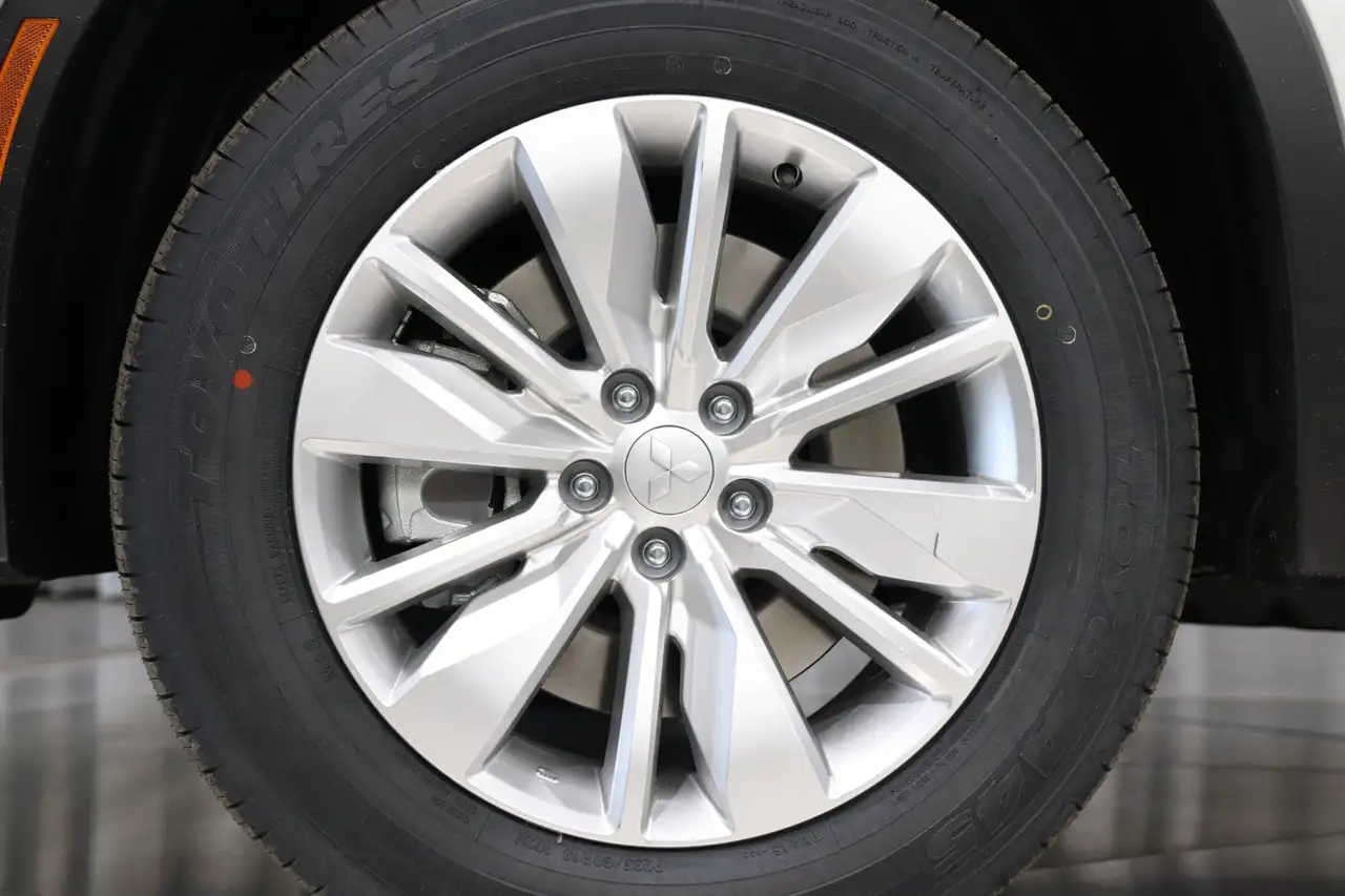 Mitsubishi Outlander снимка Mitsubishi Outlander