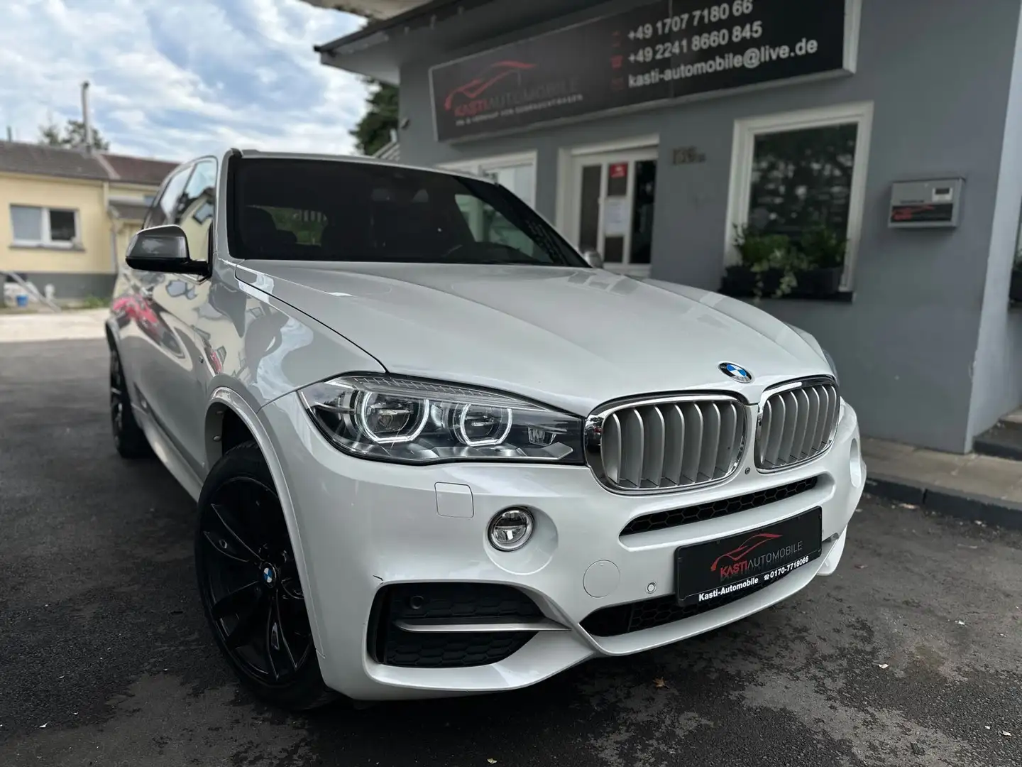 BMW X5 M50 d / Scheckheft Weiß - 2