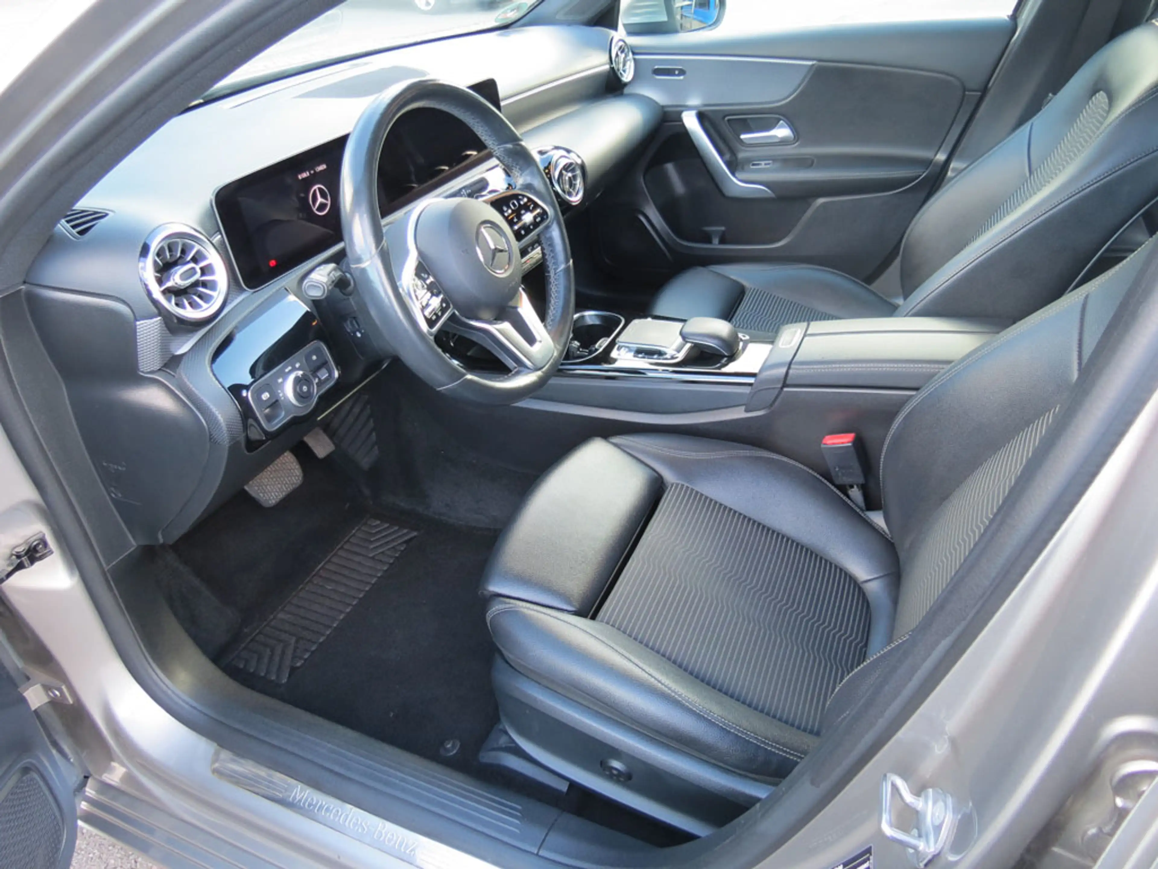 Mercedes-Benz A 200 d Progressive Multibeam-LED Navi Distr.+ — photo 7