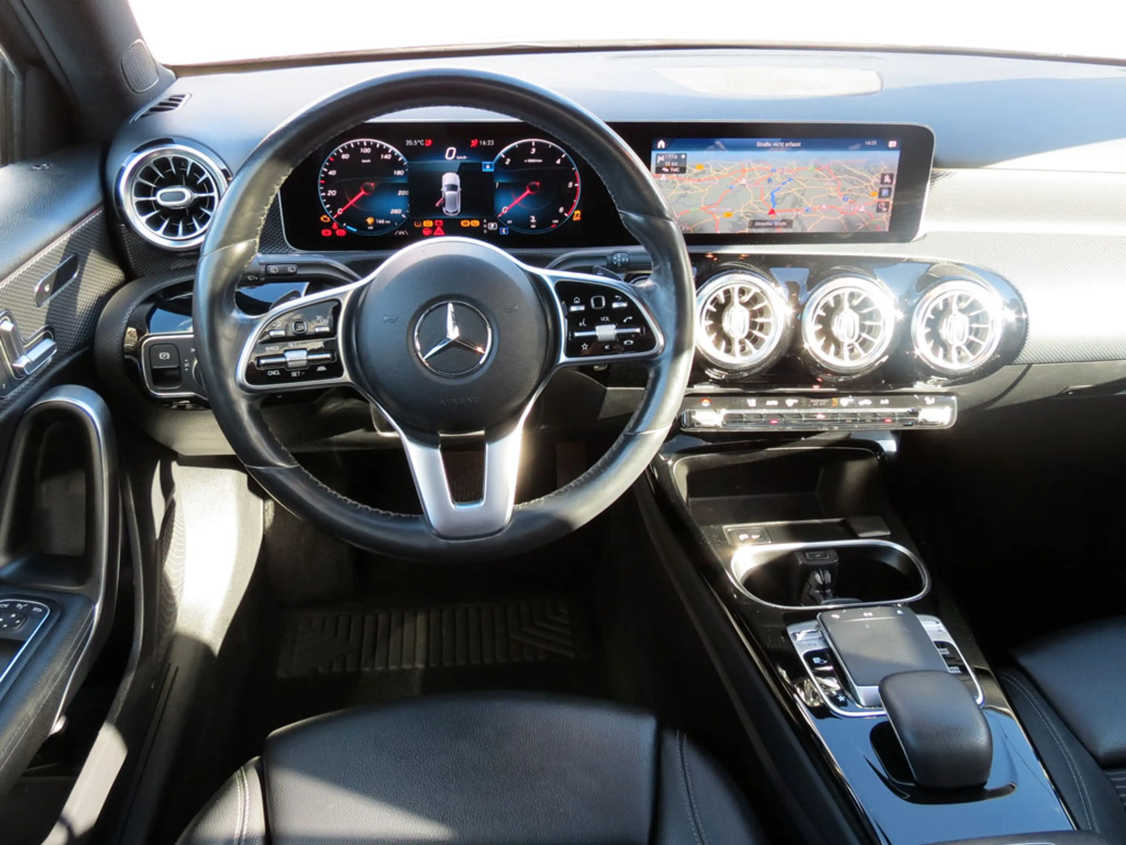 Mercedes-Benz A 200 d Progressive Multibeam-LED Navi Distr.+ — photo 10