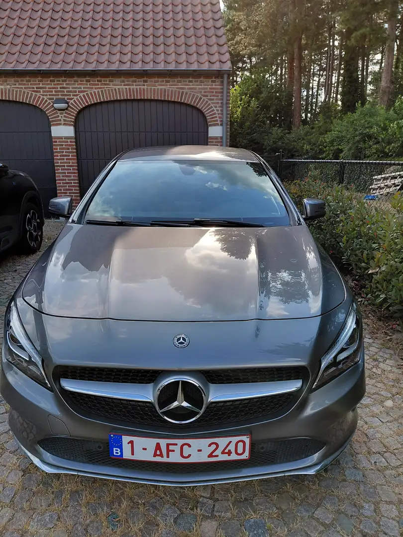 Mercedes-Benz CLA 200 Grijs - 2