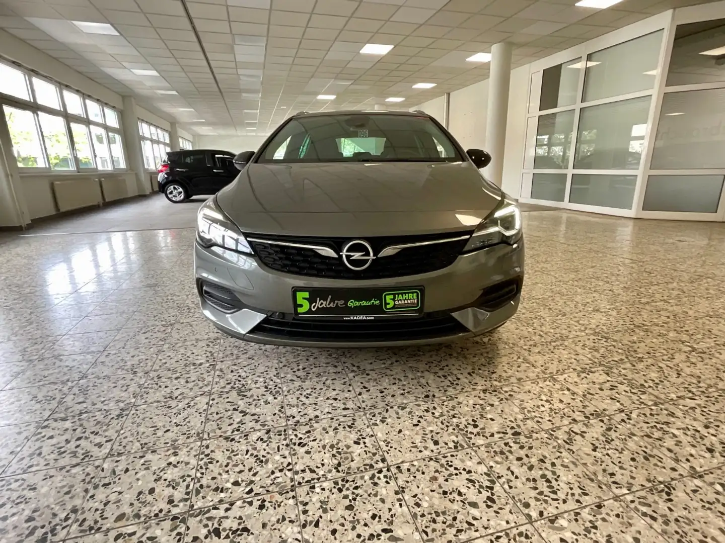Opel Astra K Sports Tourer 1.2 Turbo Design & Tech Grau - 2