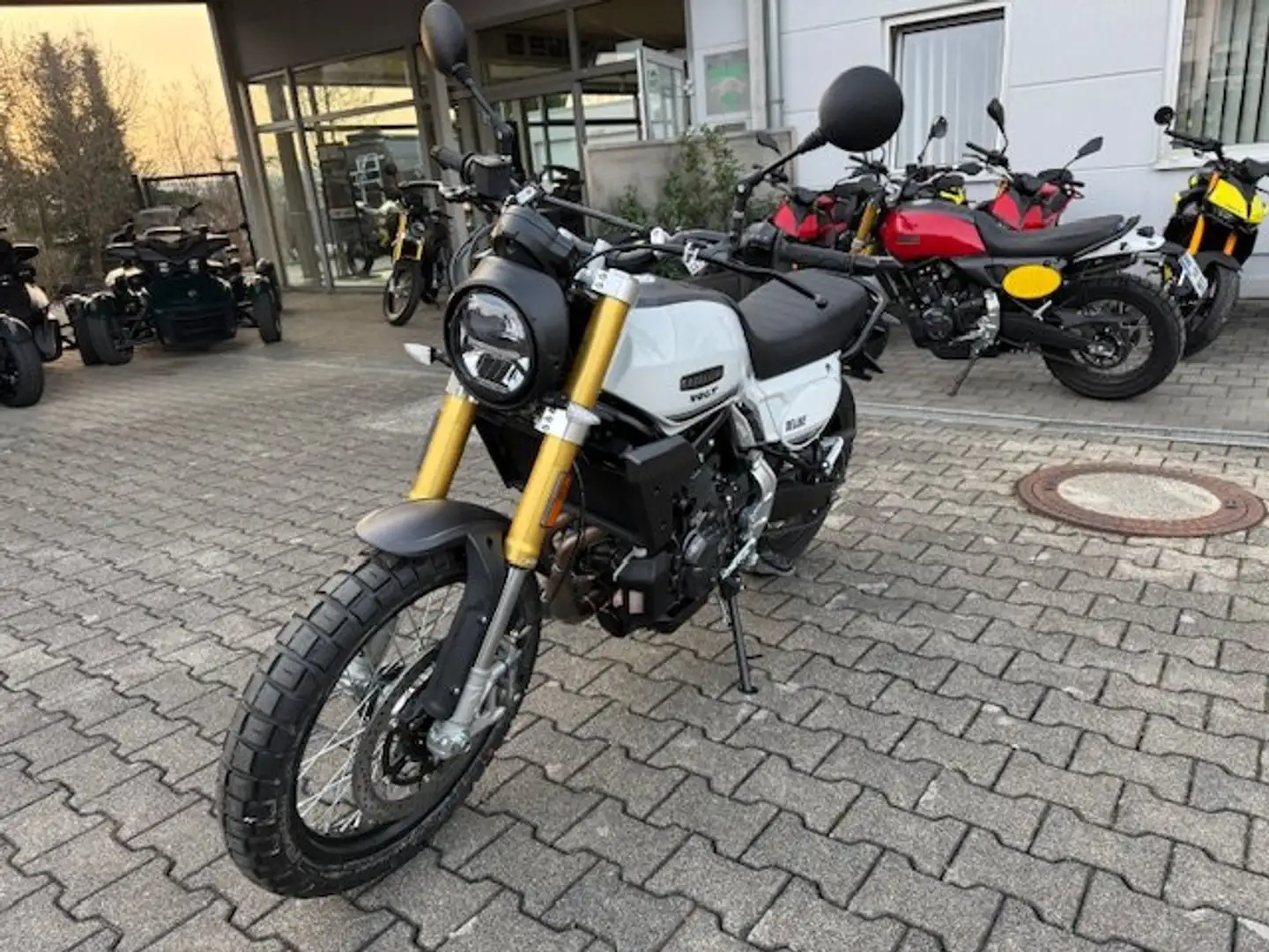 Fantic Caballero 700 Deluxe Blanco - 2