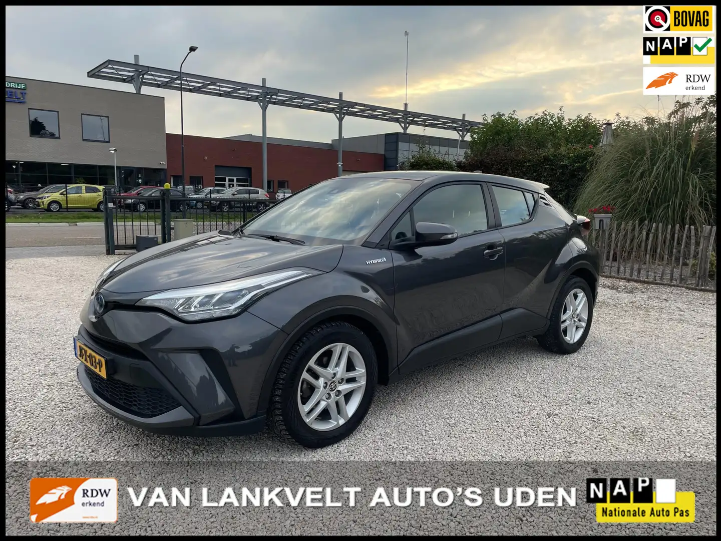 Toyota C-HR 1.8 Hybrid Active ACC, LED, 1e eig. Toyota garanti Grijs - 1