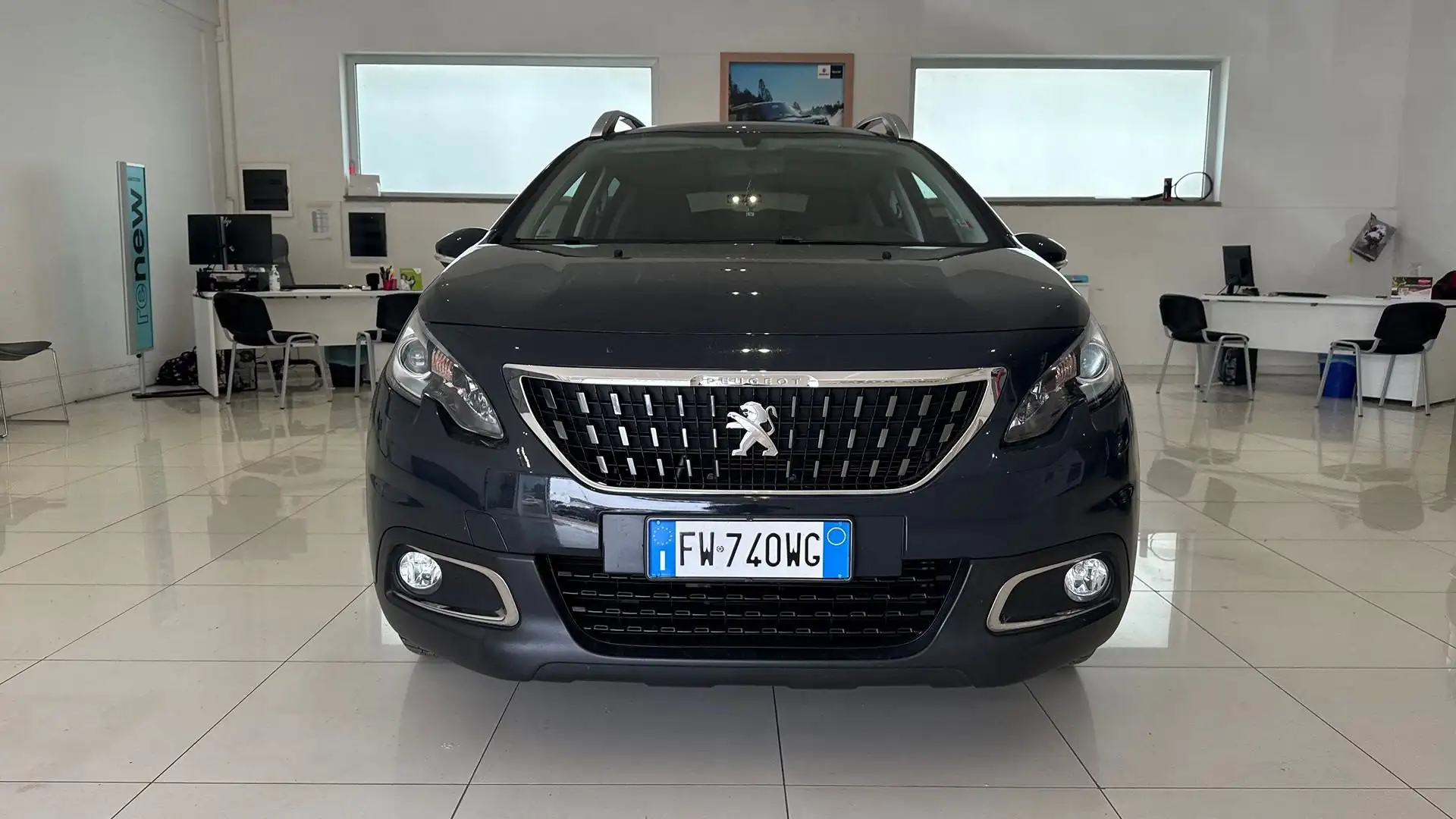 Peugeot 2008 1.2 PURETECH ACTIVE S&S 82CV MY18 Šedá - 2
