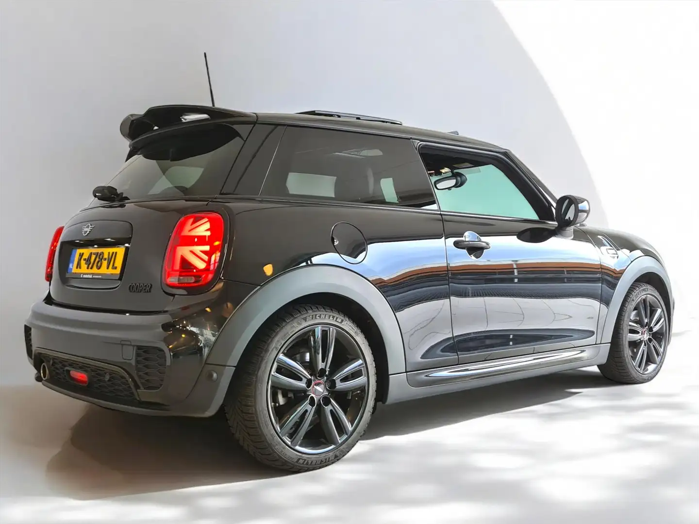 MINI Cooper Mini 3-Deurs (f56) 1.5 TURBO DALSTON 136PK AUTOMAA Zwart - 2
