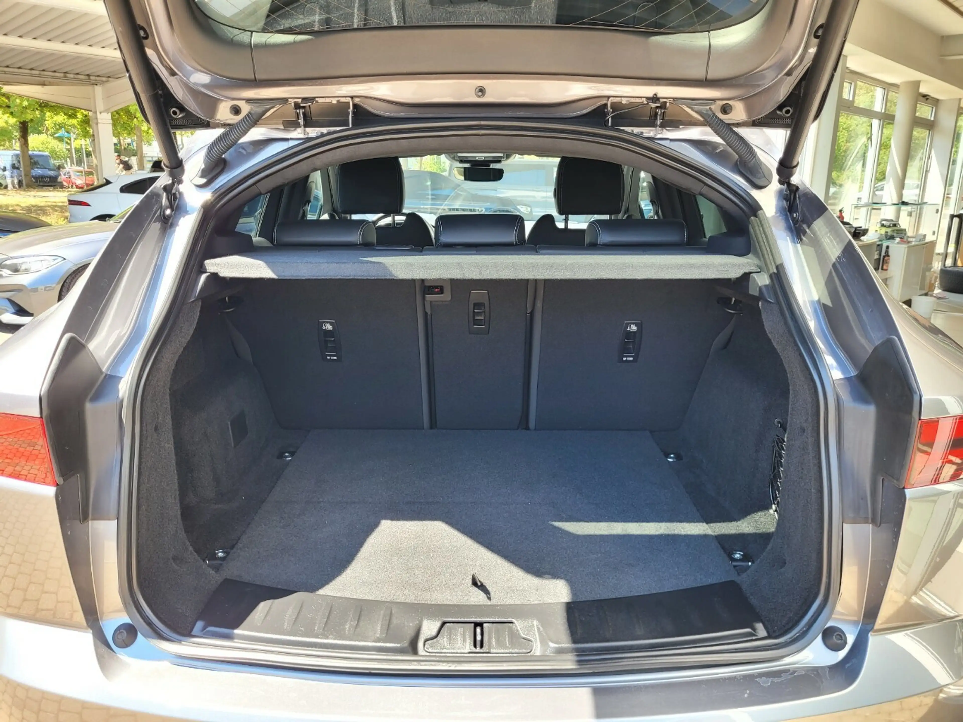 Jaguar E-Pace D200 AWD R-Dynamic Black*Garantie2028* — photo 12