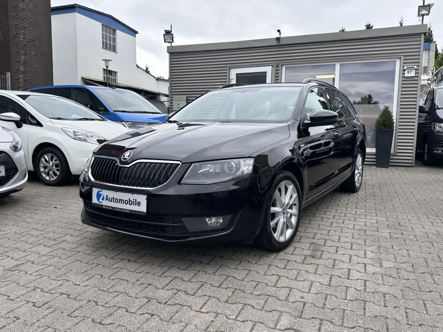 Skoda Octavia 2.0 TDI Joy DSG - 1