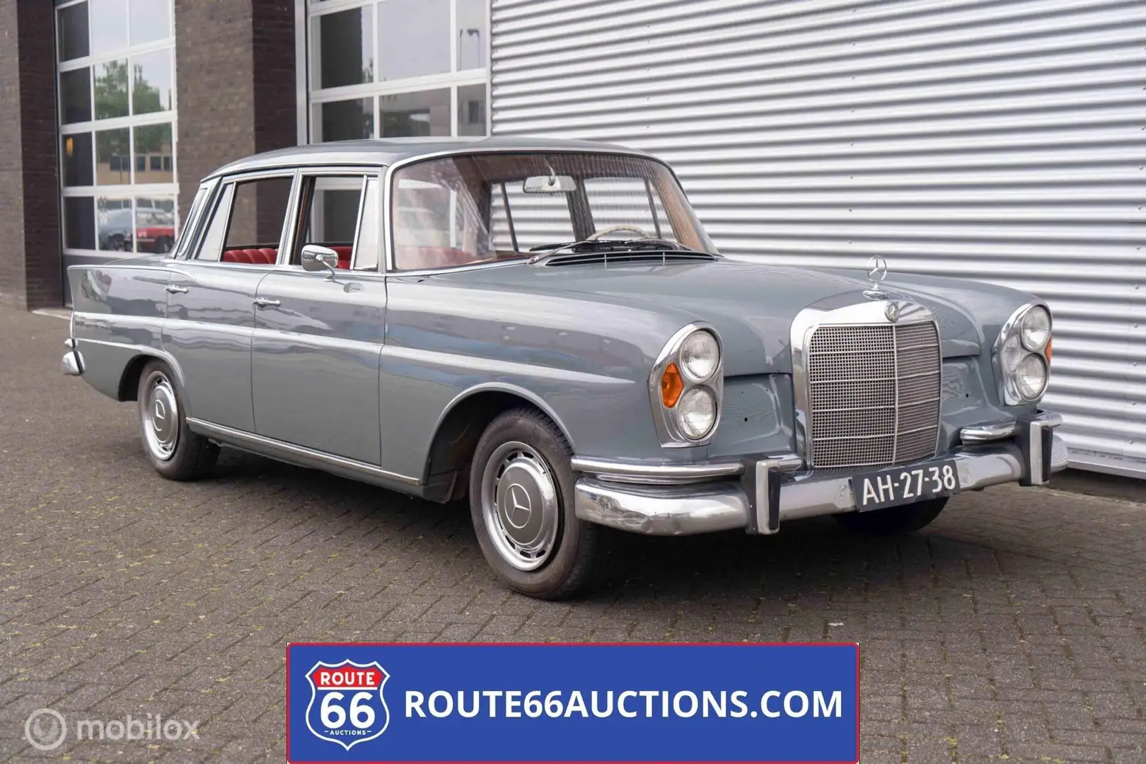 Mercedes-Benz 220 S | Route 66 Auctions Zilver - 1