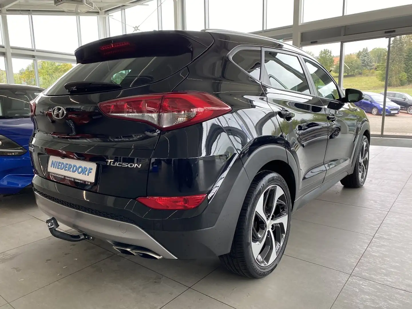 Hyundai TUCSON 1.6 Turbo AHK NAVI AUTOMATIK ADVANTAGE Schwarz - 2