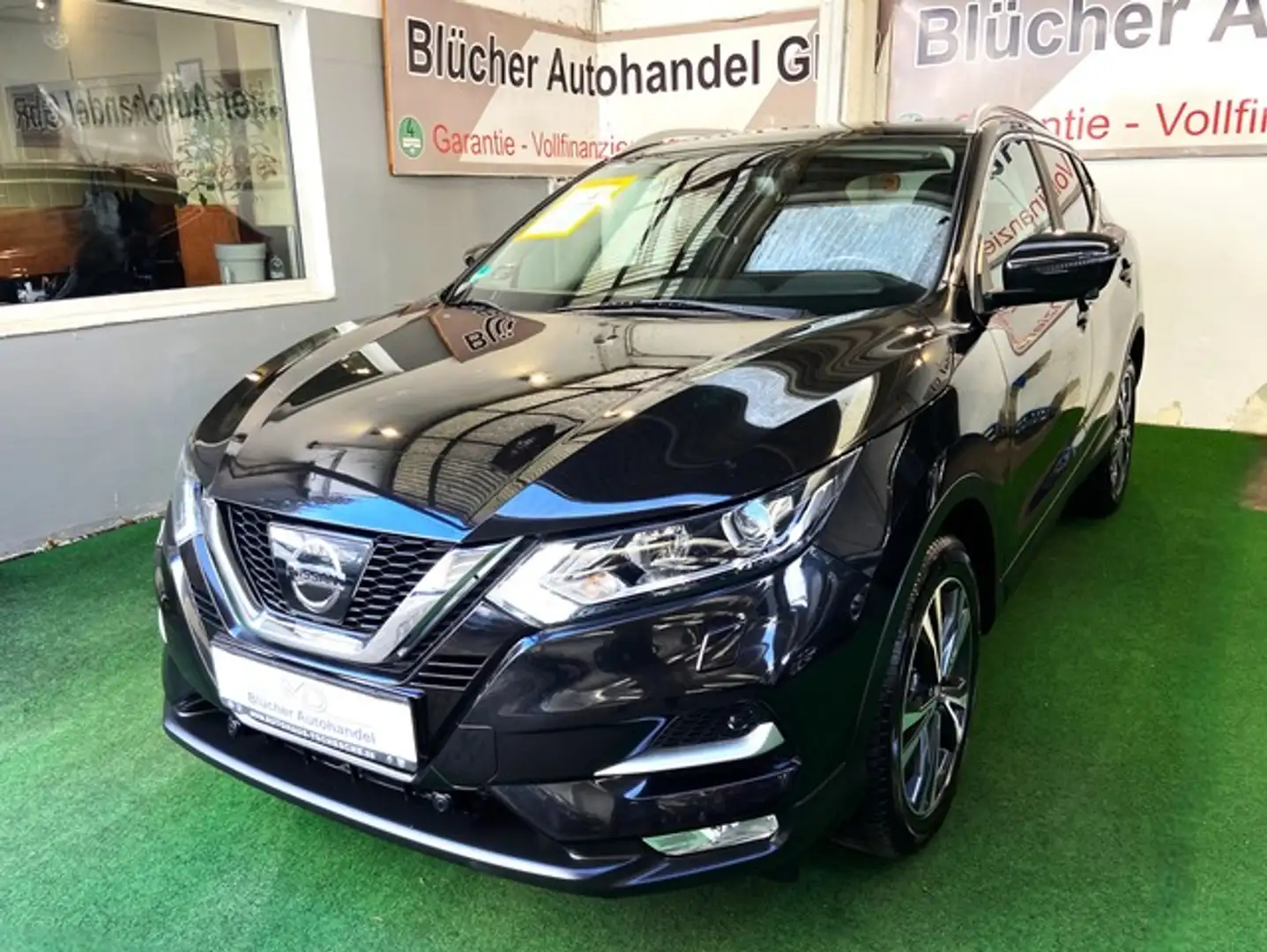 Nissan Qashqai N-Connecta Automatik Navi Bluetooth Schwarz - 1