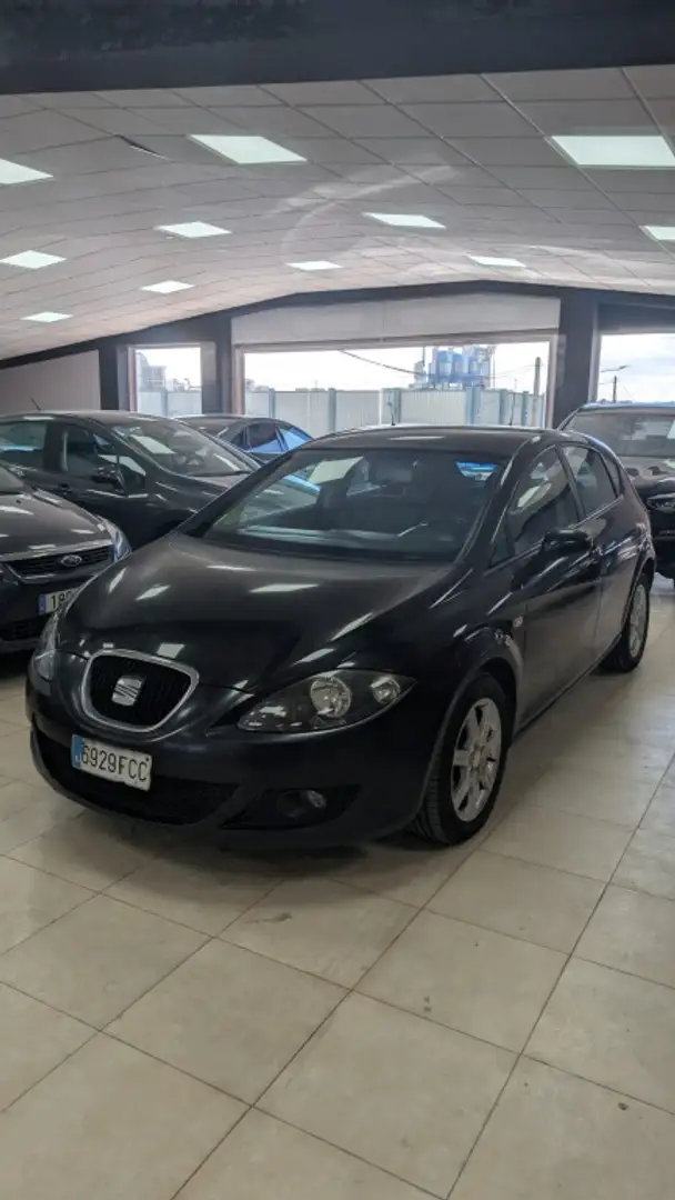 SEAT Leon 1.9TDI Reference Negro - 1