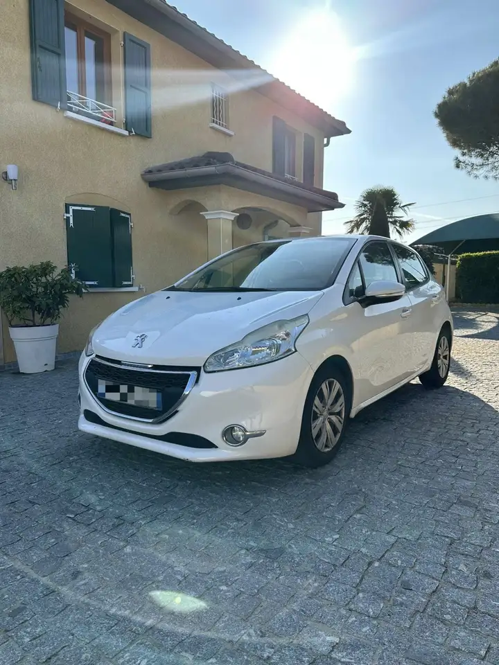 Peugeot 208 AFFAIRE 1.6 E-HDi 92 FAP BVM5 PACK CD CL