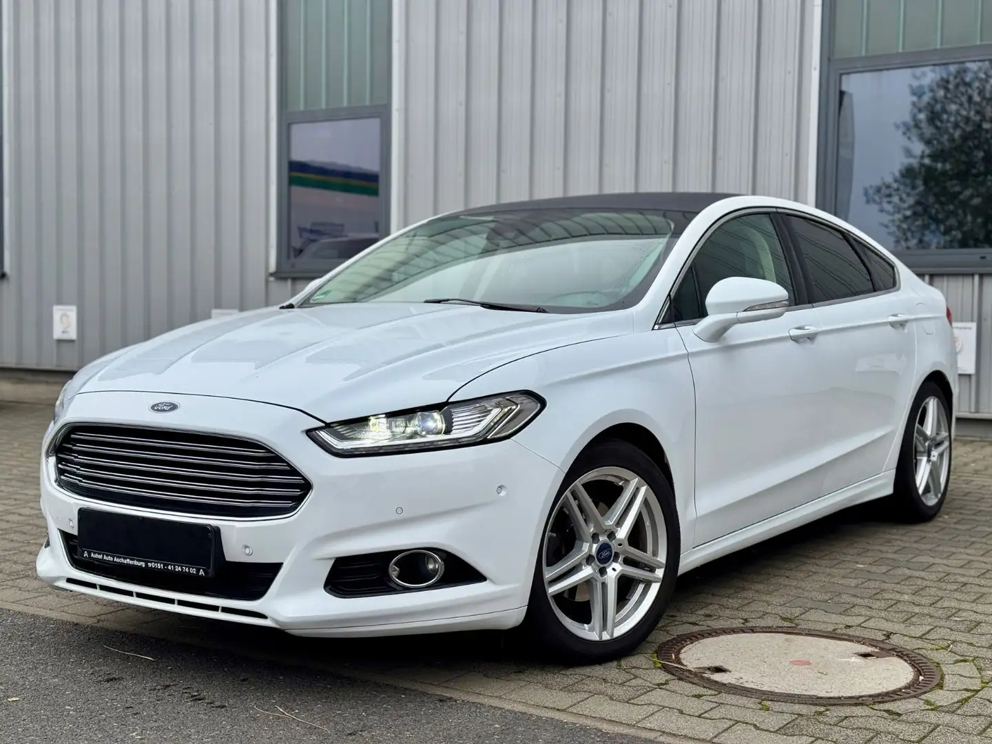 Ford Mondeo Lim. Titanium LED Pano ACC 18" CarPlay Bianco - 2
