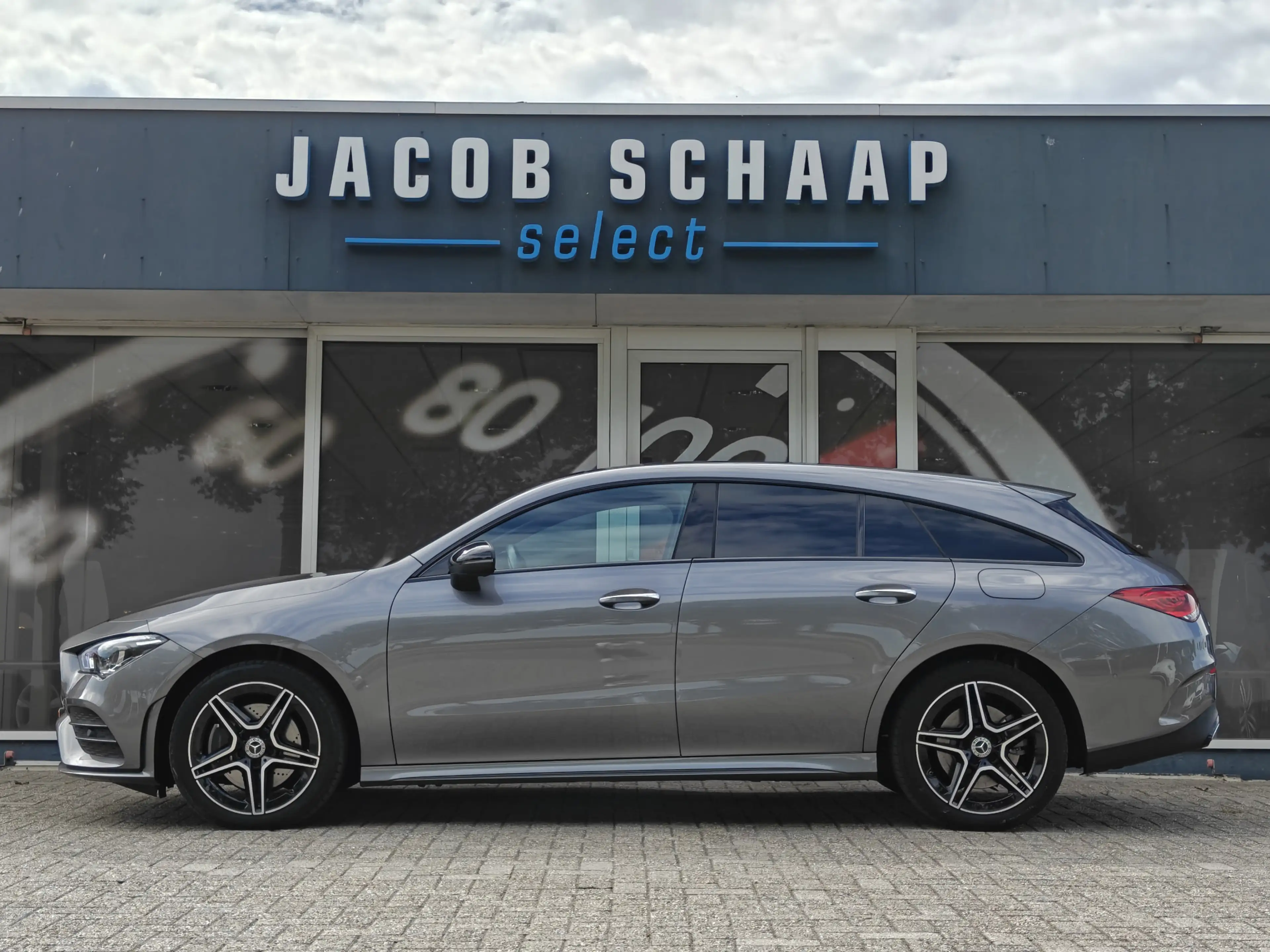 Mercedes-Benz CLA 250 E Premium Plus / 360 Camera / Pano / Adap. Cruise. — photo 9