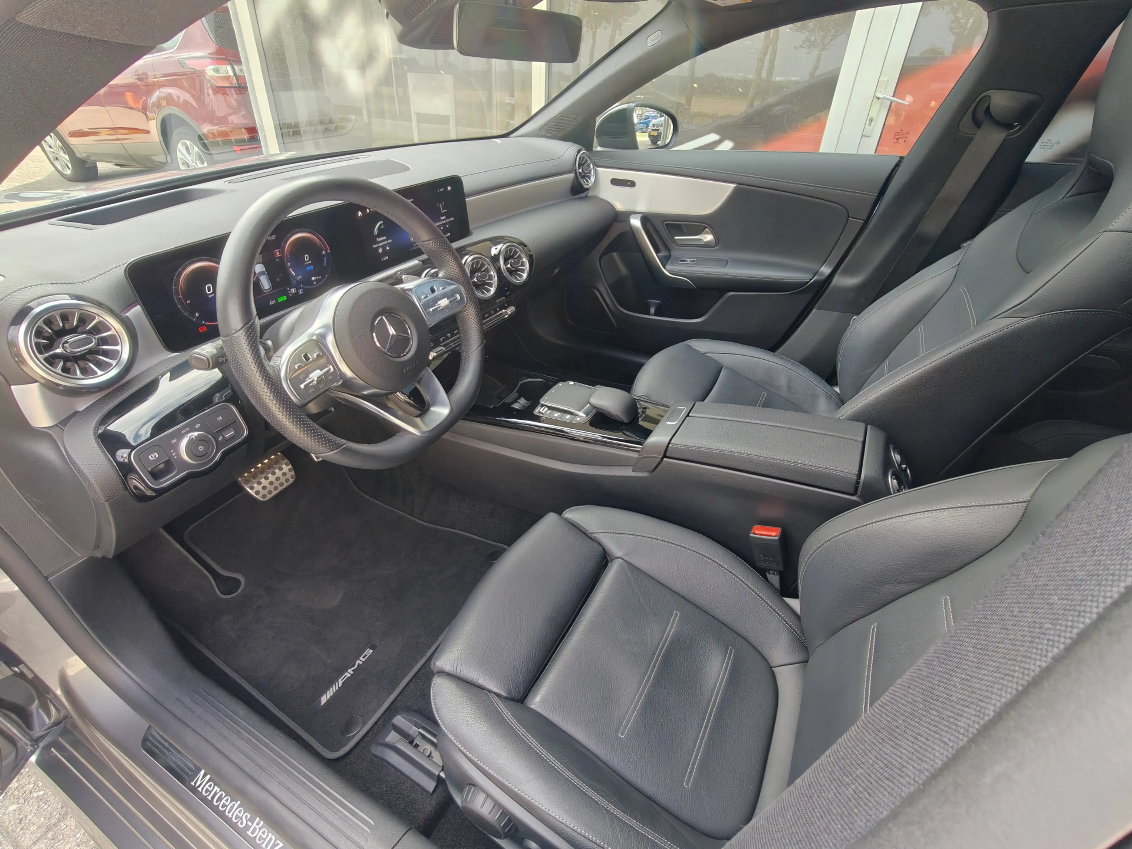 Mercedes-Benz CLA 250 E Premium Plus / 360 Camera / Pano / Adap. Cruise. — photo 2