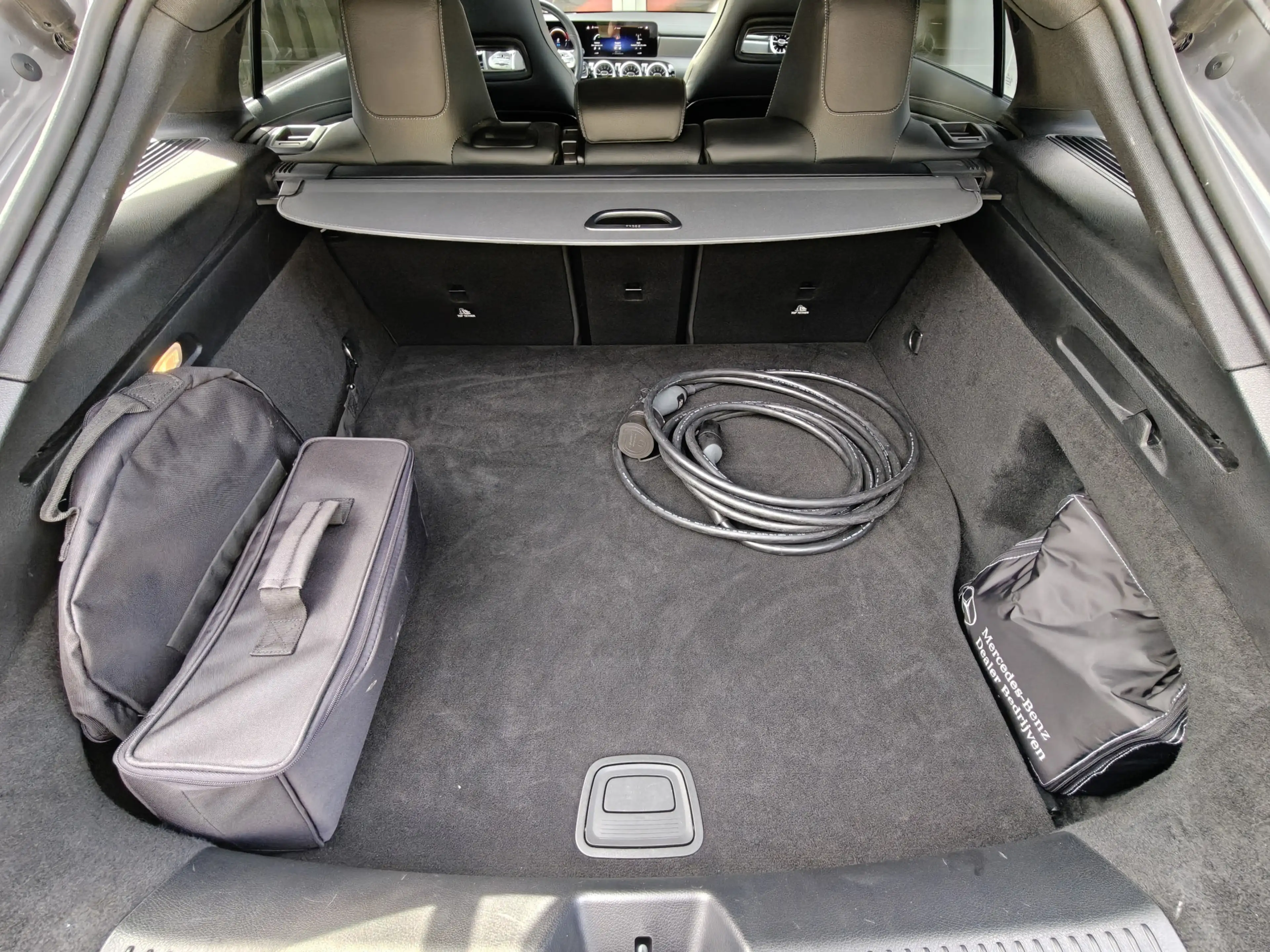 Mercedes-Benz CLA 250 E Premium Plus / 360 Camera / Pano / Adap. Cruise. — photo 13