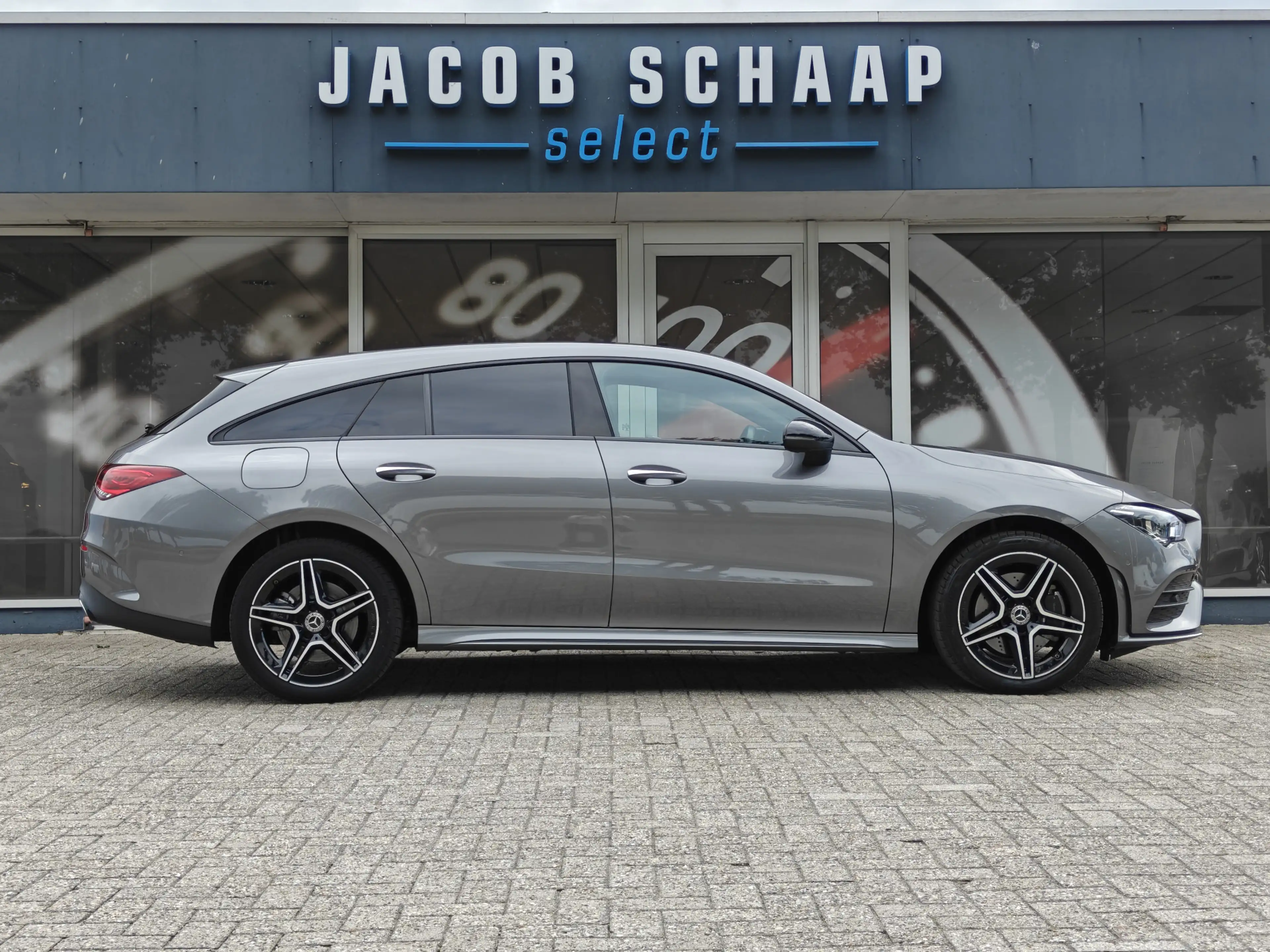 Mercedes-Benz CLA 250 E Premium Plus / 360 Camera / Pano / Adap. Cruise. — photo 8