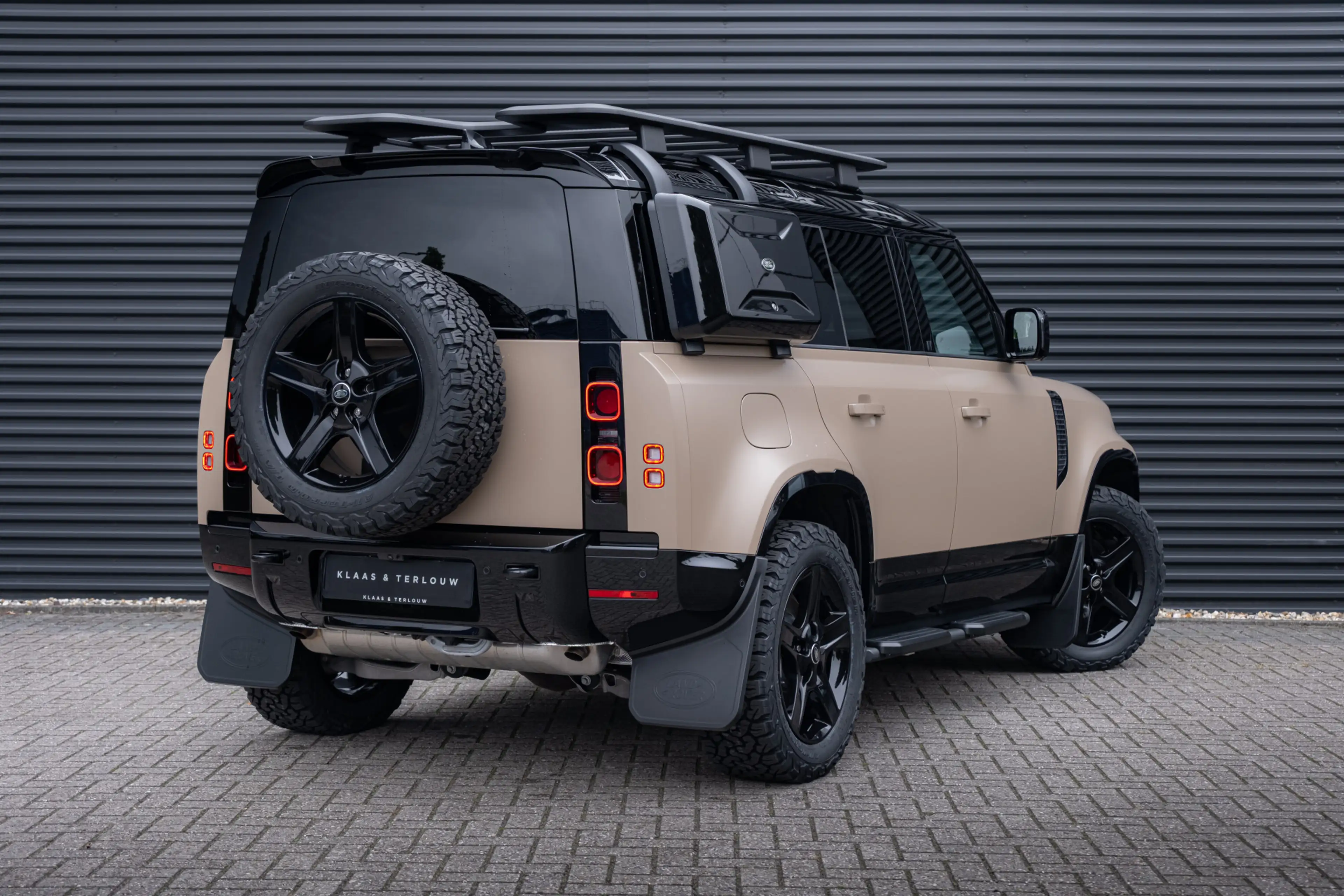 Land Rover Defender P300e 110 Sahara X SE | HNP € 131.300 | Uniek | Im — photo 9