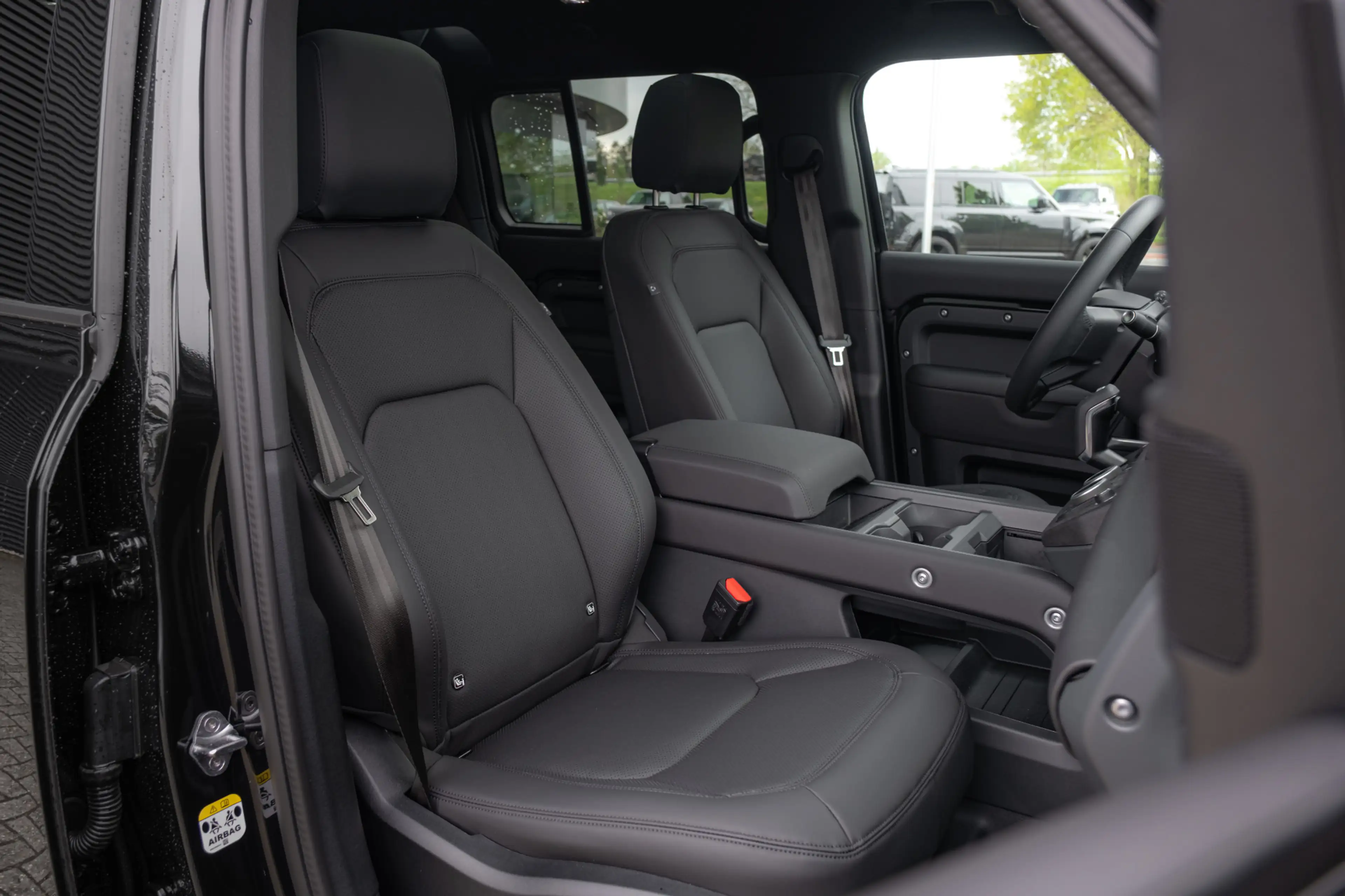 Land Rover Defender P300e 110 Sahara X SE | HNP € 131.300 | Uniek | Im — photo 4