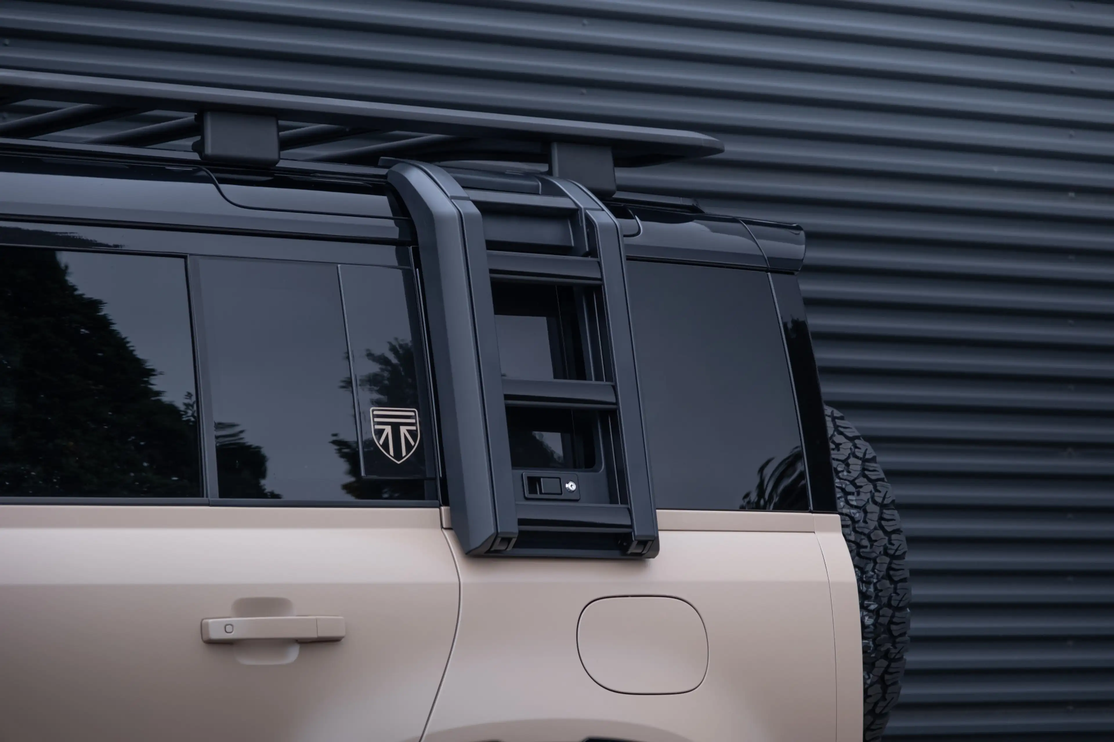 Land Rover Defender P300e 110 Sahara X SE | HNP € 131.300 | Uniek | Im — photo 13