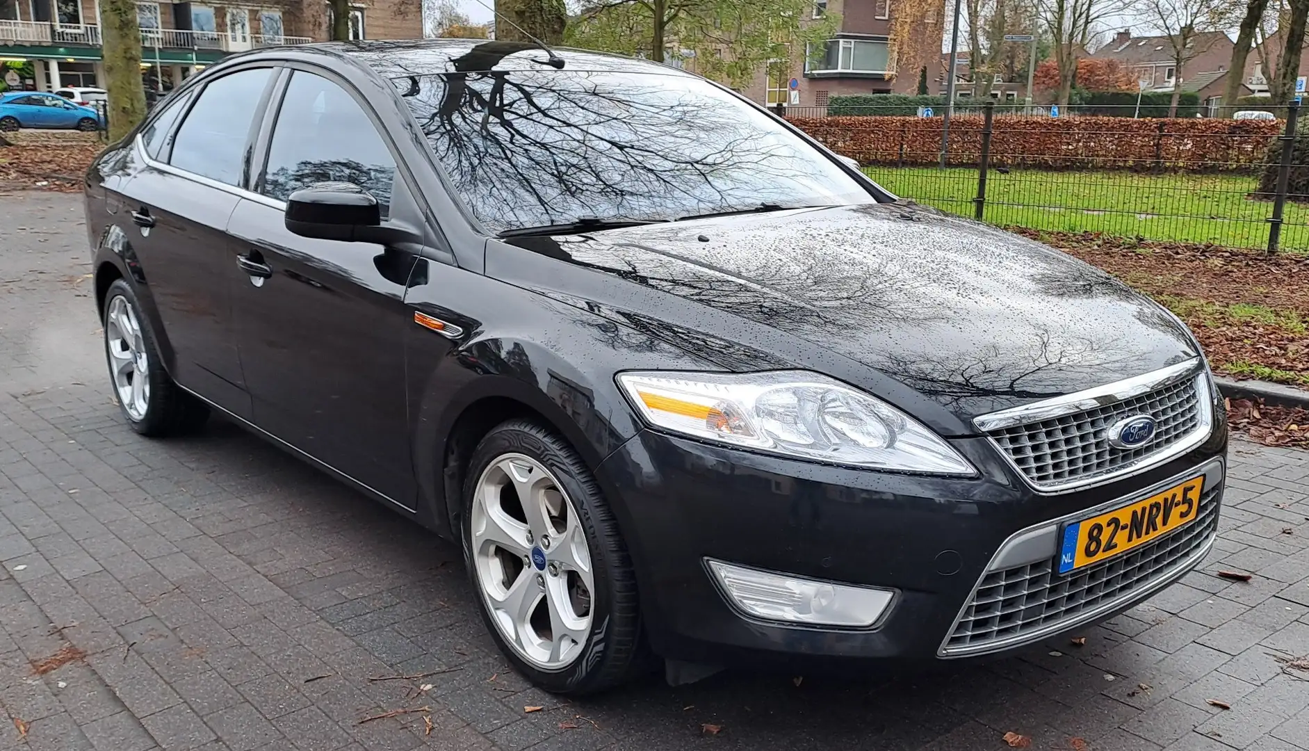 Ford Mondeo 2.0 SCTi Limited Zwart - 1