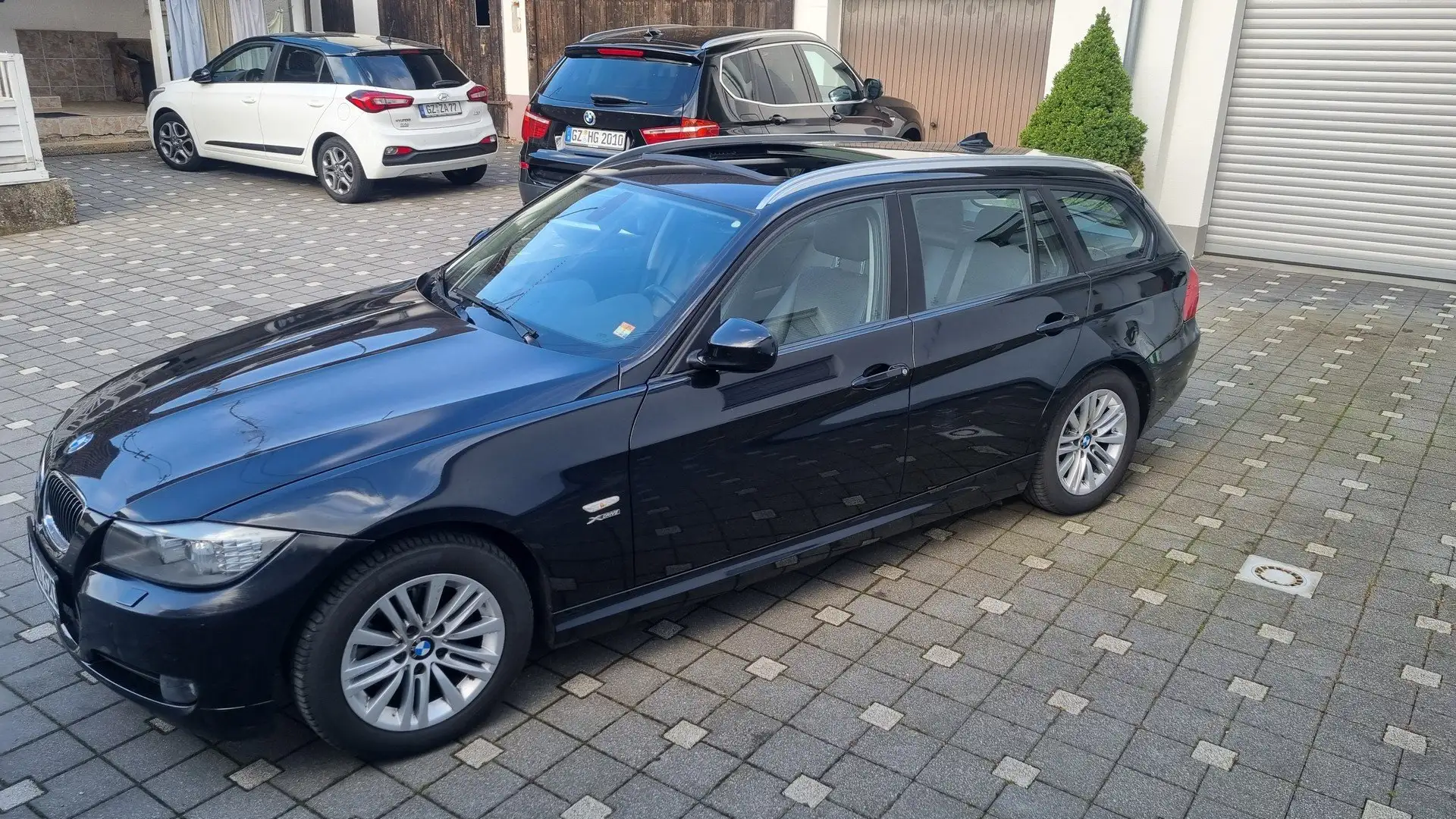 BMW 320 320d xDrive Allrad Panorama BIXENON NAVI SH2. Hand Schwarz - 2