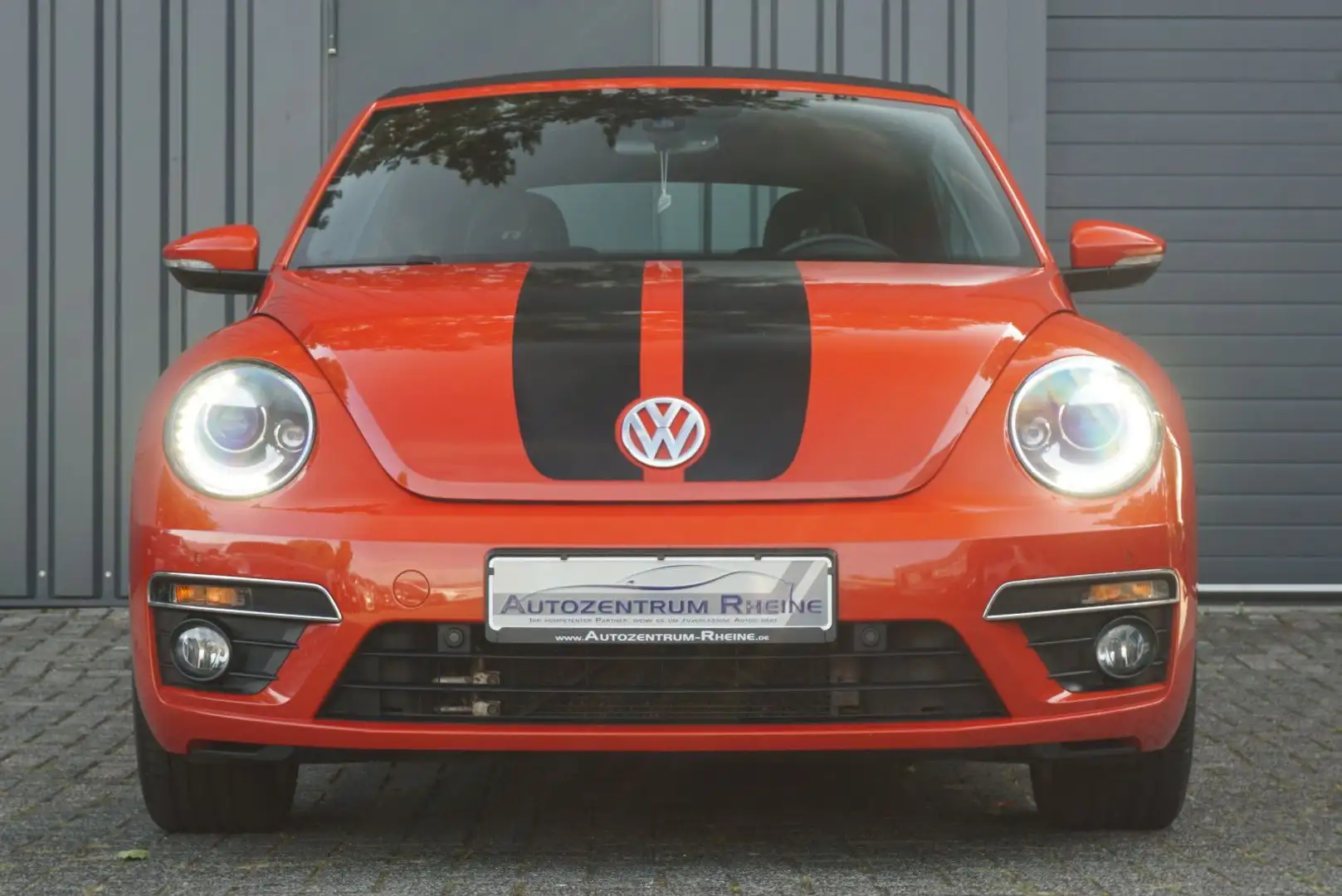 Volkswagen Beetle Cabri. Sport R Line Fender Bi-Xenon SHZ Orange - 2