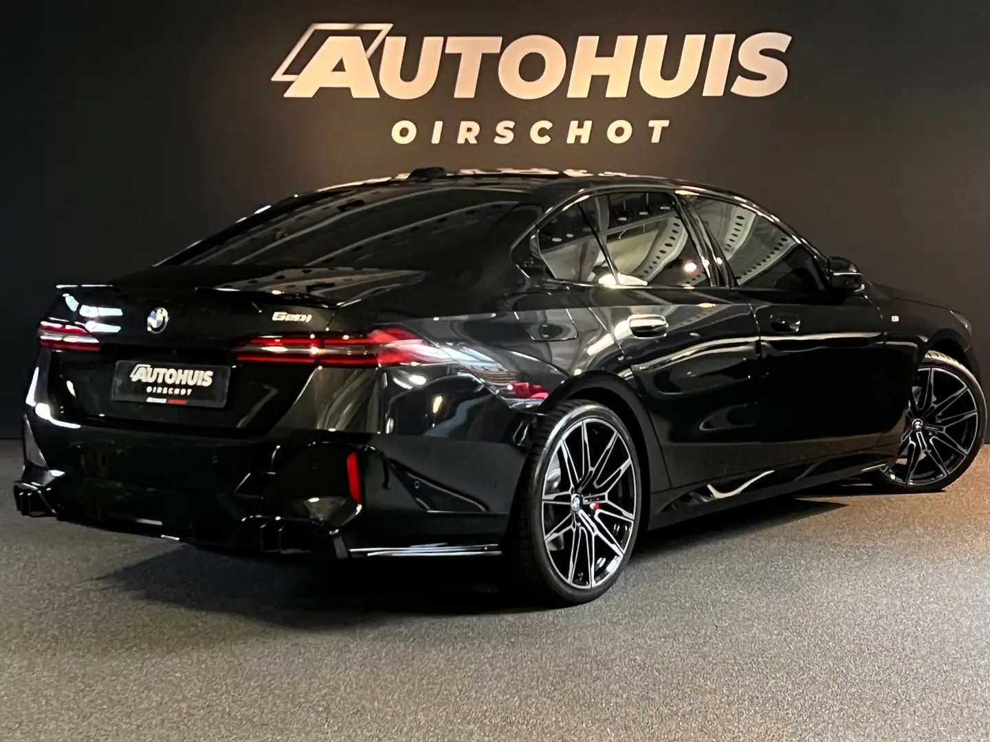 BMW 520 5-serie 520i High Executive Edition M Stuurverwarm Zwart - 2