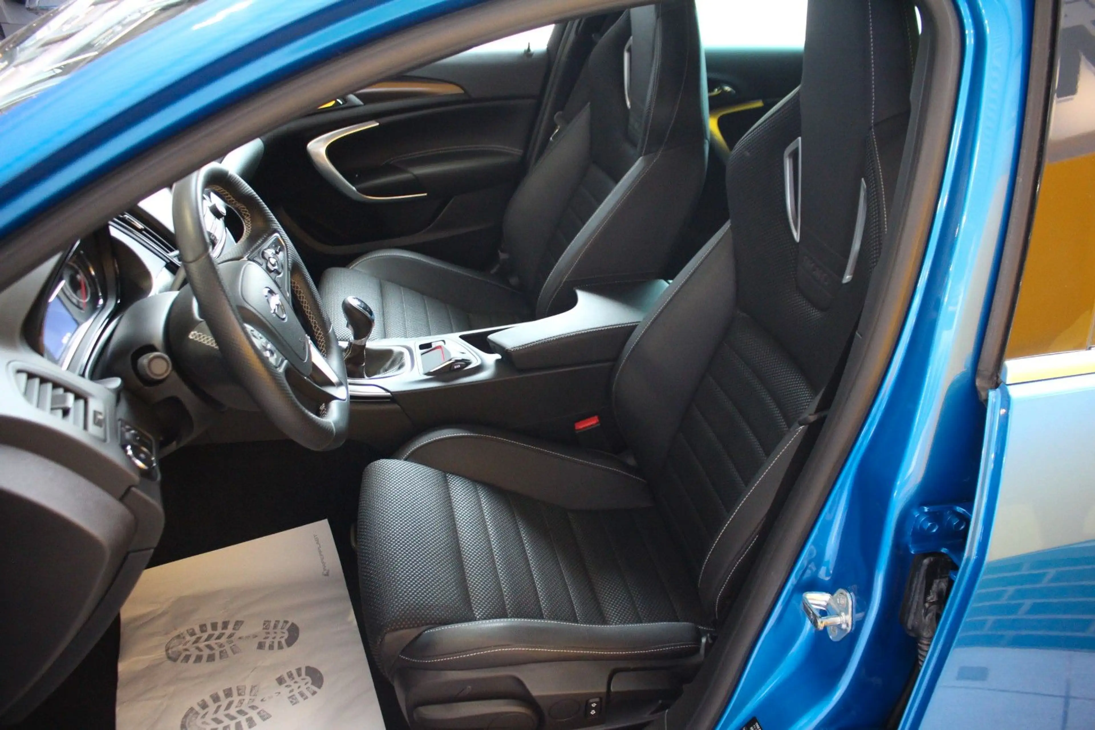 Opel Insignia A Sports Tourer OPC 4x4 Recaro Kamera — photo 8