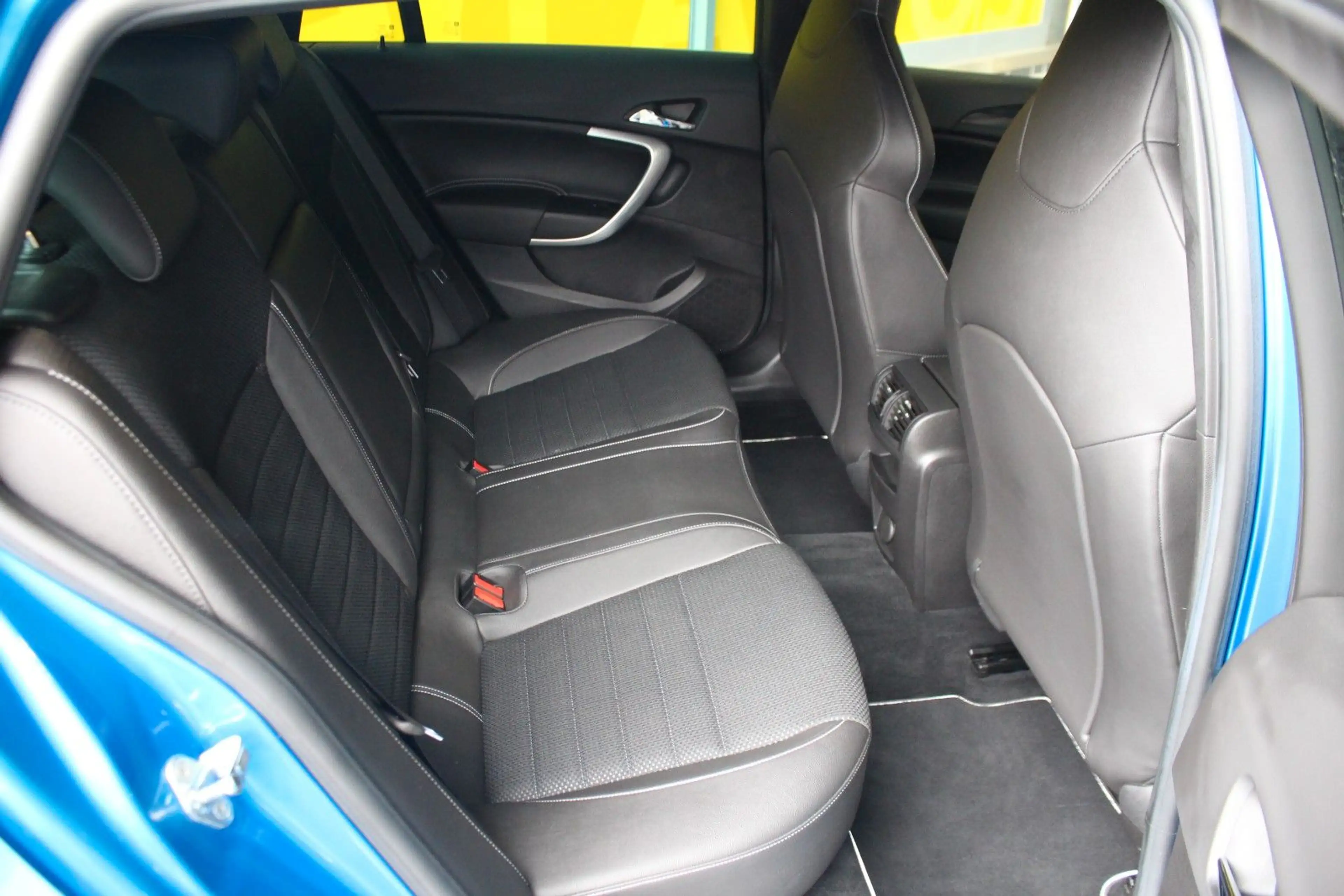Opel Insignia A Sports Tourer OPC 4x4 Recaro Kamera — photo 7