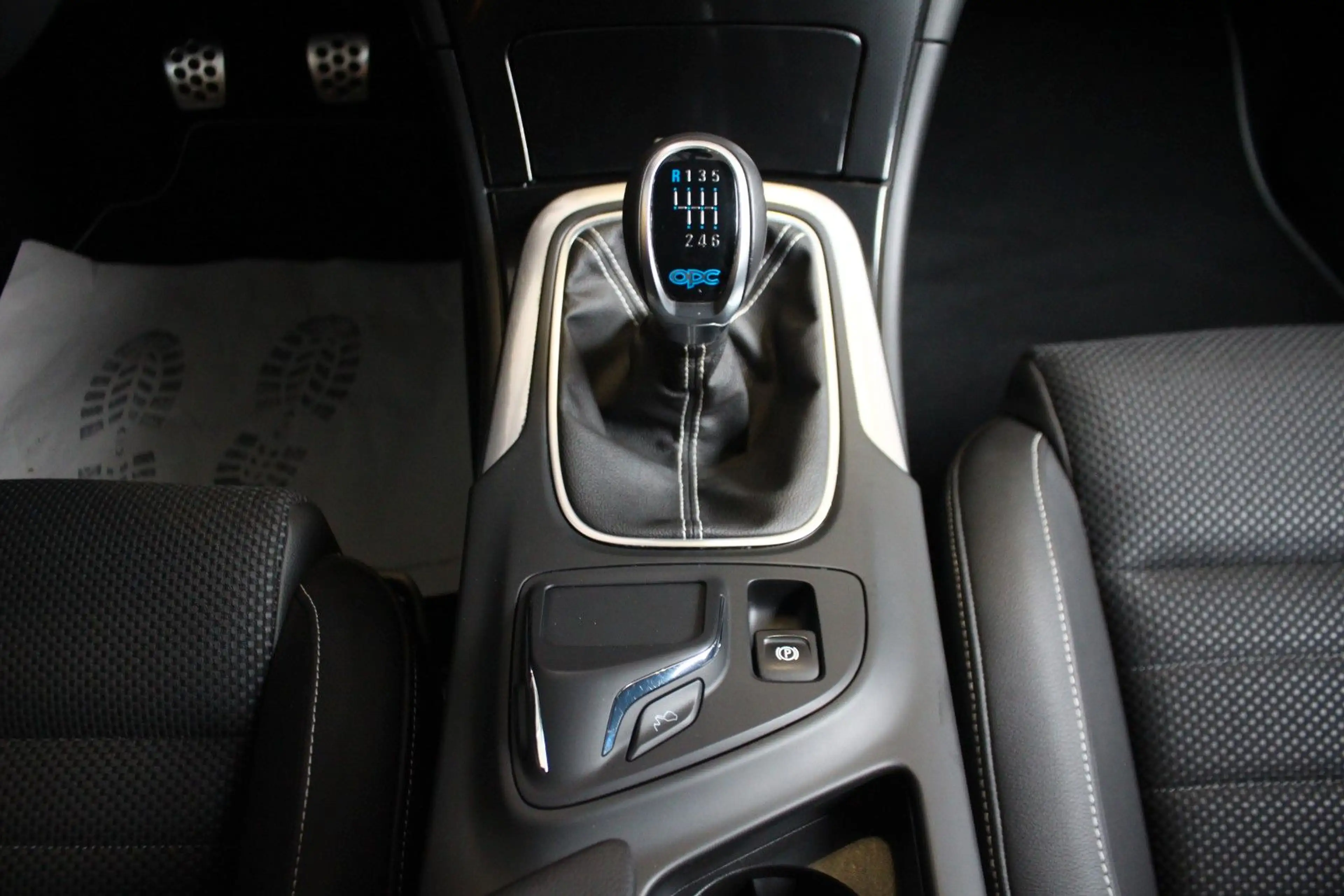 Opel Insignia A Sports Tourer OPC 4x4 Recaro Kamera — photo 14