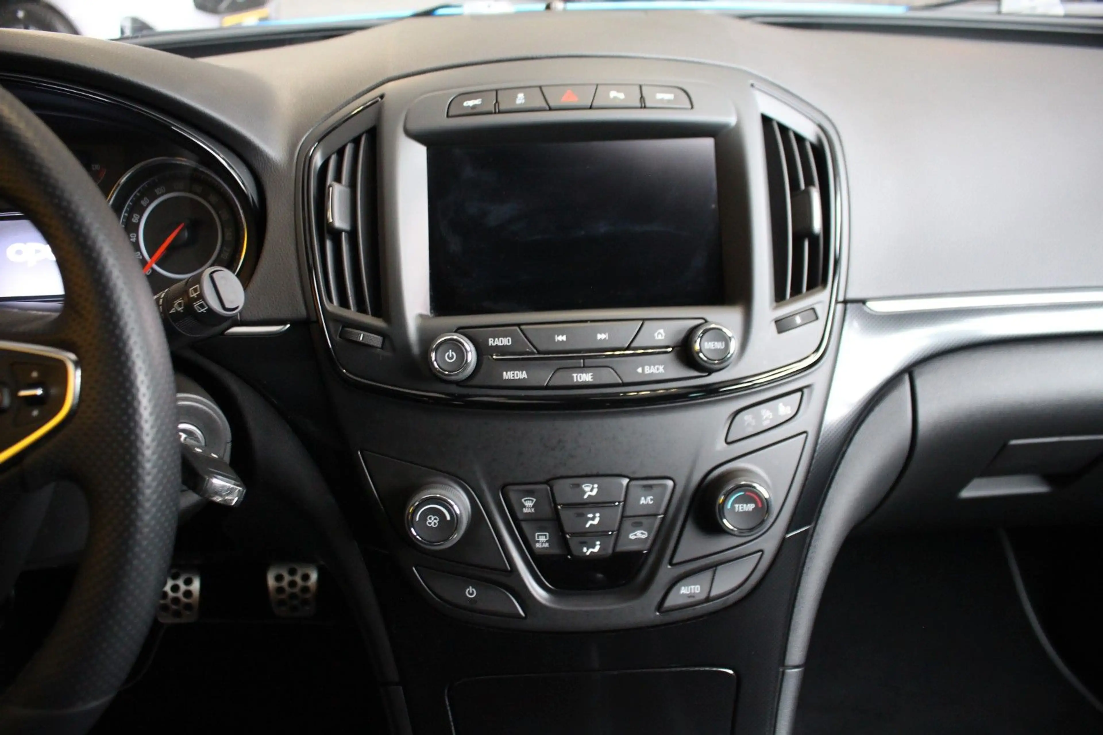 Opel Insignia A Sports Tourer OPC 4x4 Recaro Kamera — photo 13
