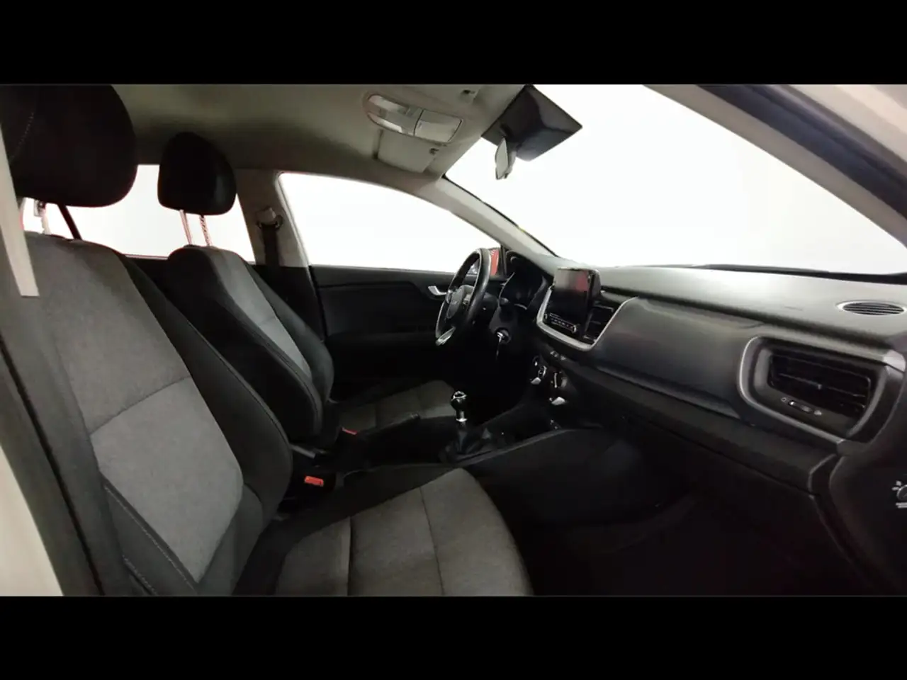Kia Stonic 1.2 DPi GPL Urban Techno&Design Pack 10