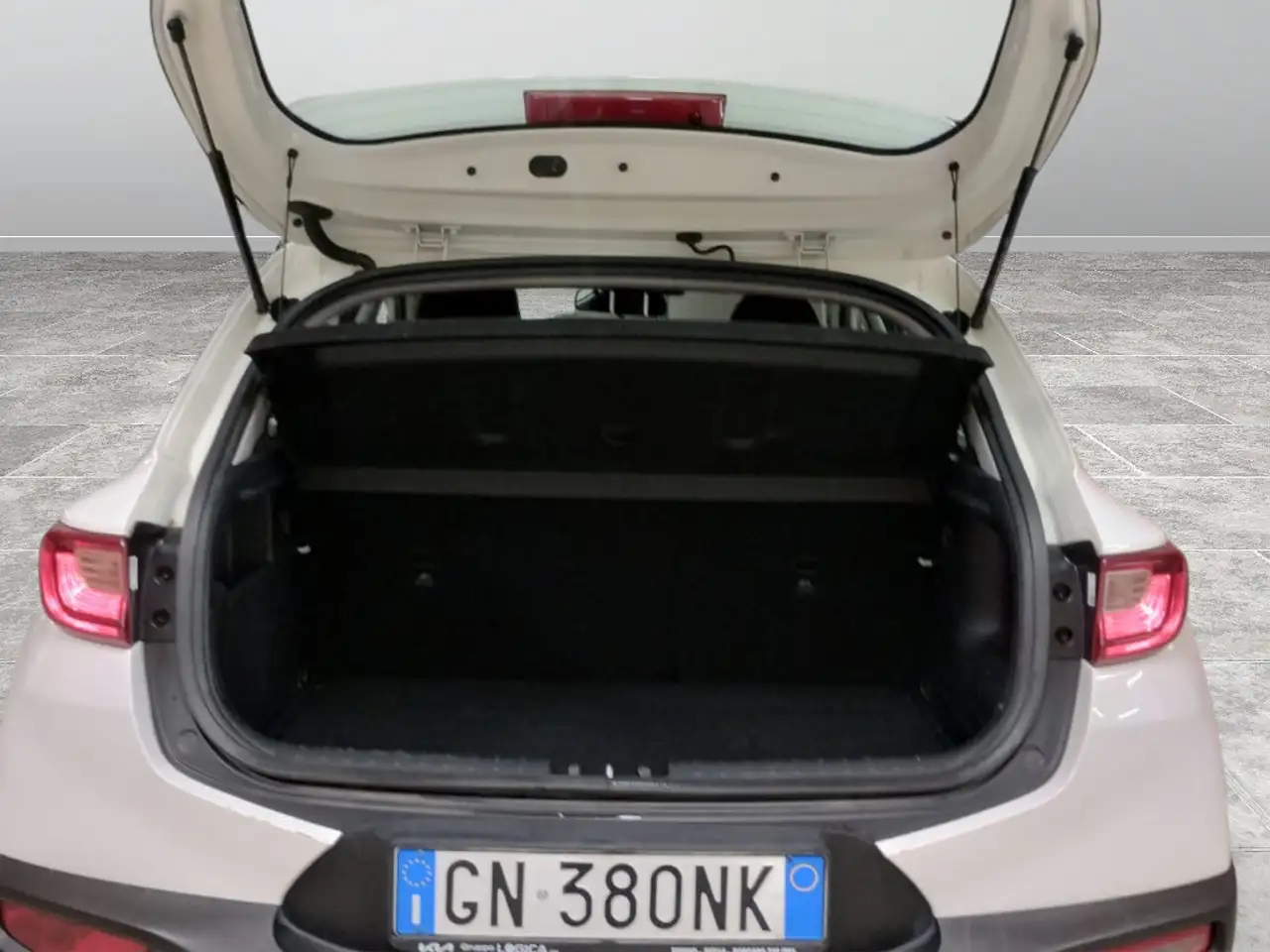 Kia Stonic 1.2 DPi GPL Urban Techno&Design Pack 9