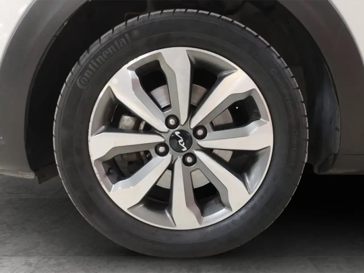 Kia Stonic 1.2 DPi GPL Urban Techno&Design Pack 14