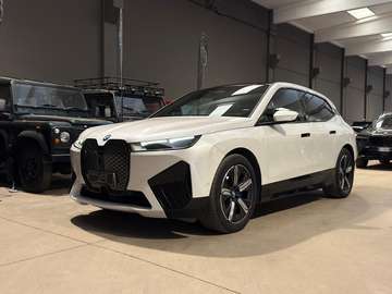 xDrive 40 Pacchetto Sportivo