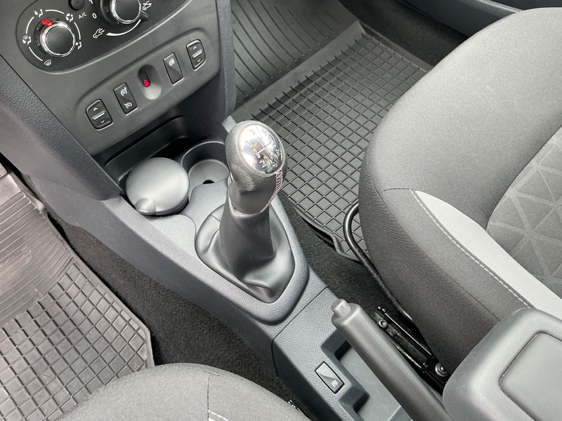 Dacia Sandero Stepway Prestige 1.5 DCI BT NAVI Kamera — photo 22