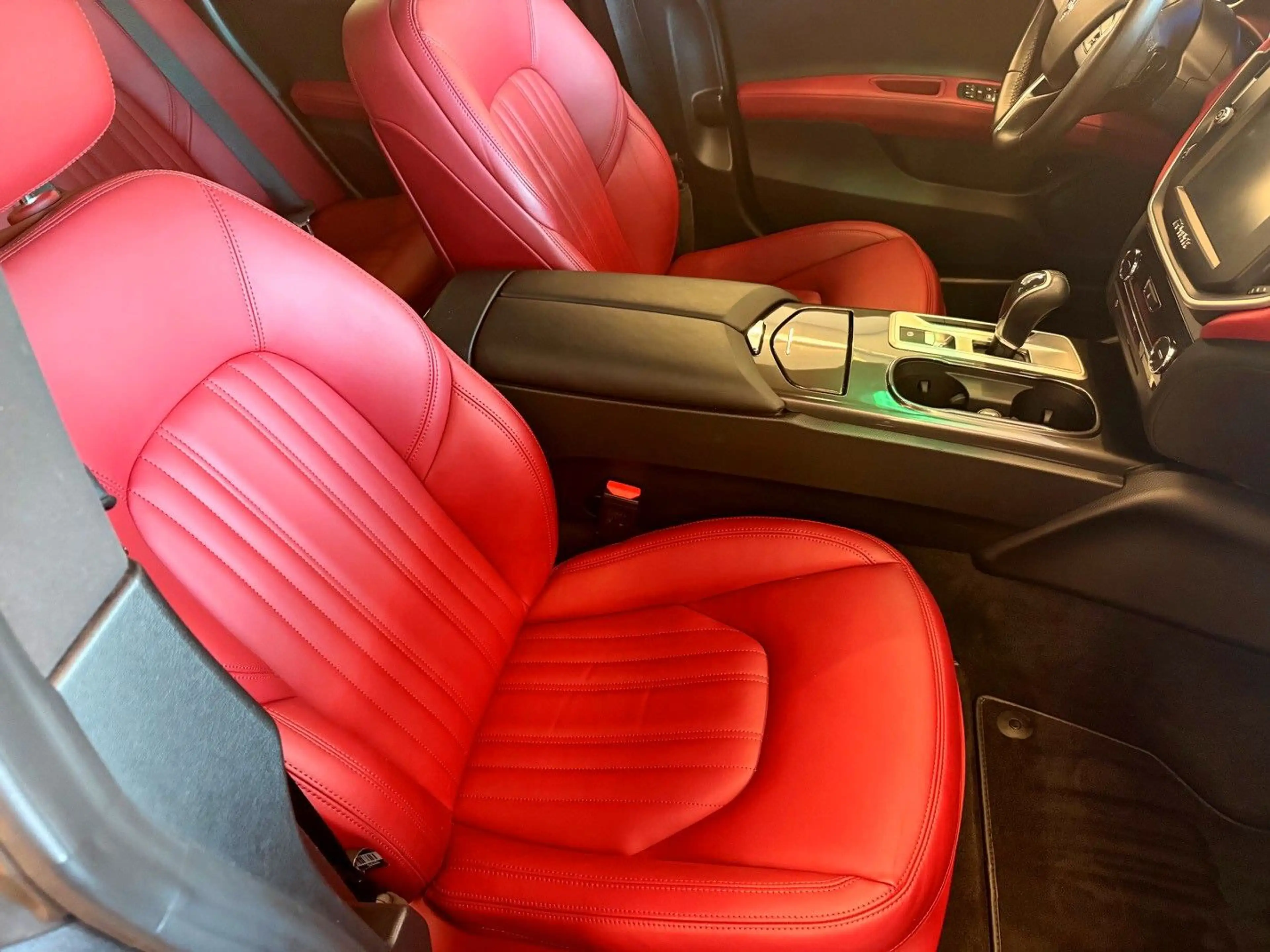 Maserati Ghibli V6 Leder Bicolor Klima Navi ATM Perfekt — photo 9
