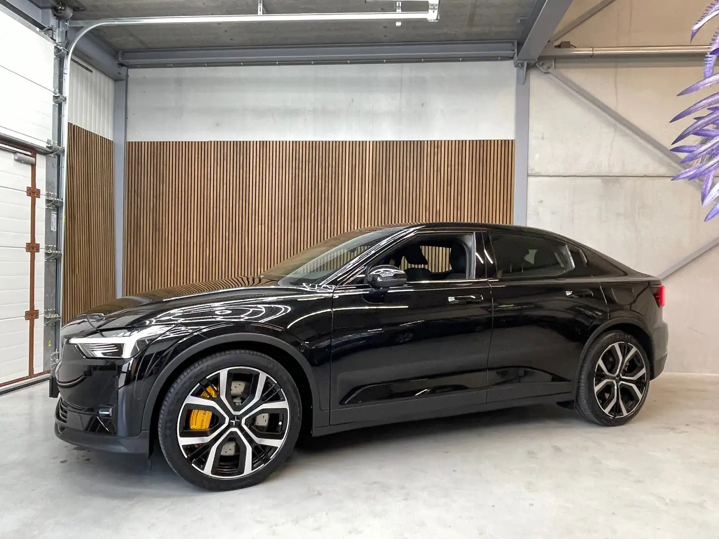 Polestar 2 Long Range Dual Motor Launch Edition Performance 7 Zwart - 2