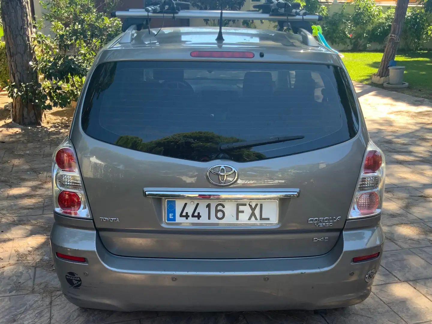 Toyota Corolla Verso Corolla Verso 2.2D4D Sol Sol Серый - 1