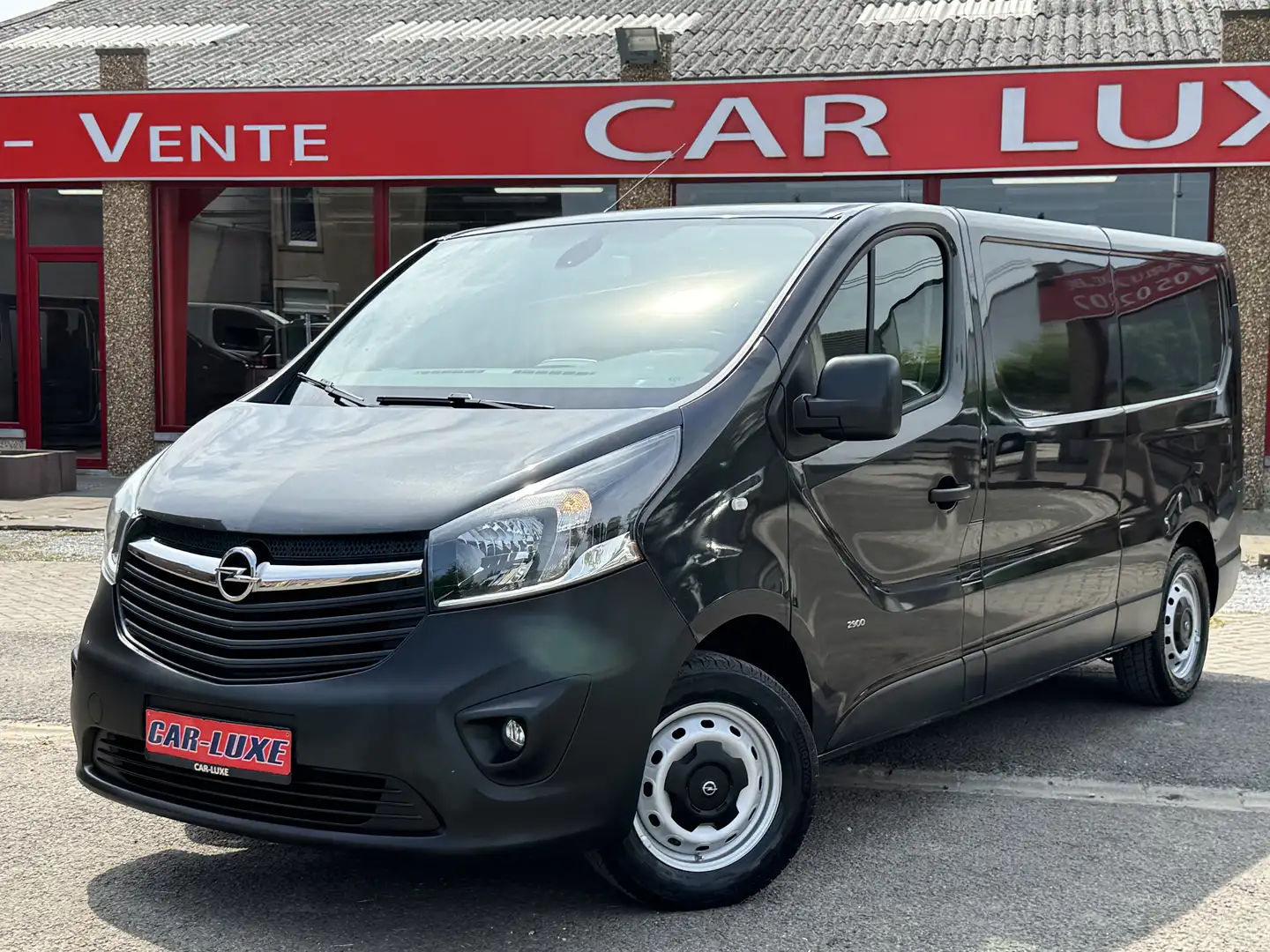 Opel Vivaro 1.6 CDTI 14OCV UTILITAIRE 3PLACES LONG TVA DEDUCT Zwart - 1