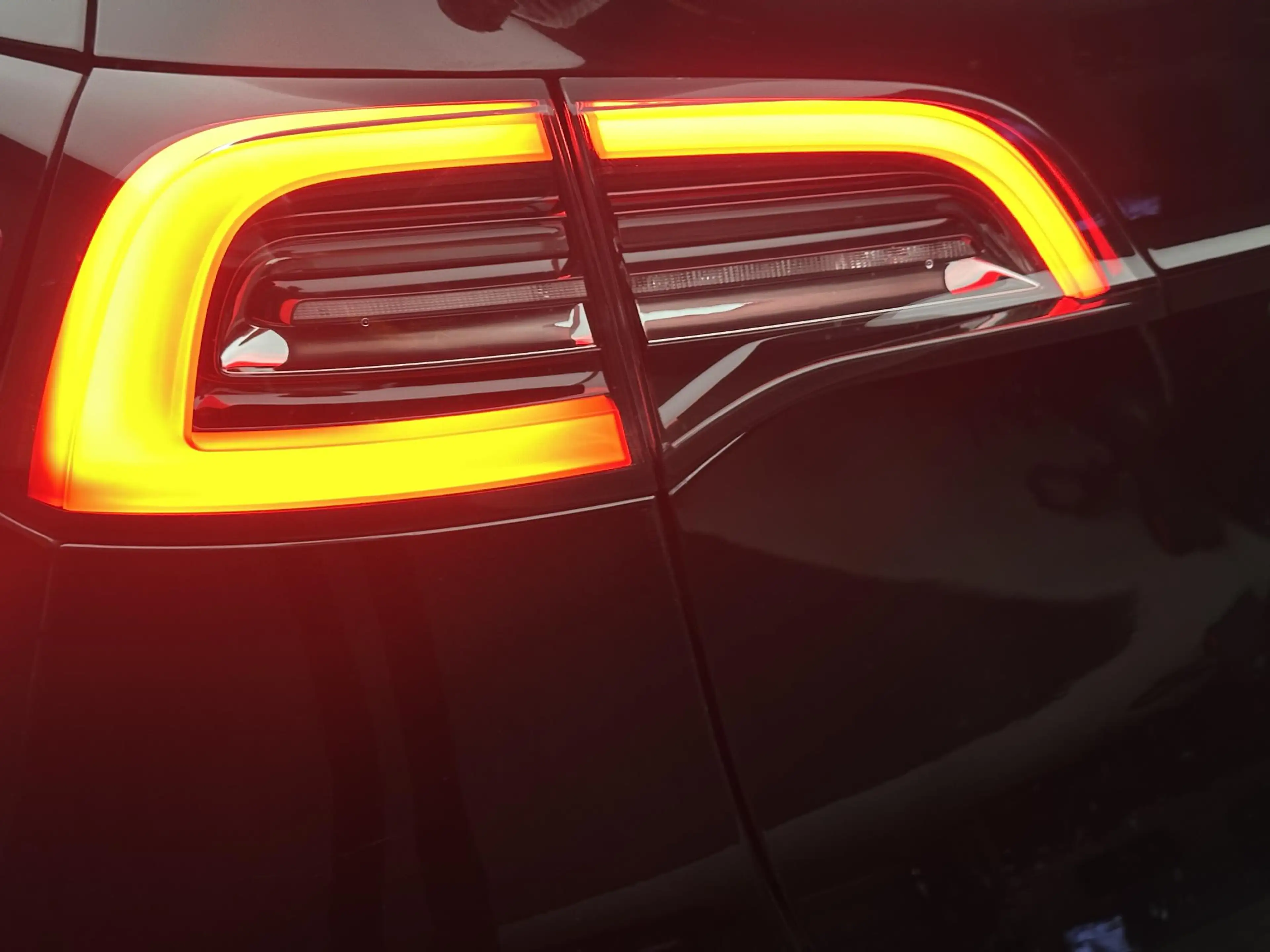 Tesla Model Y Long Range AWD 75 kWh — photo 24