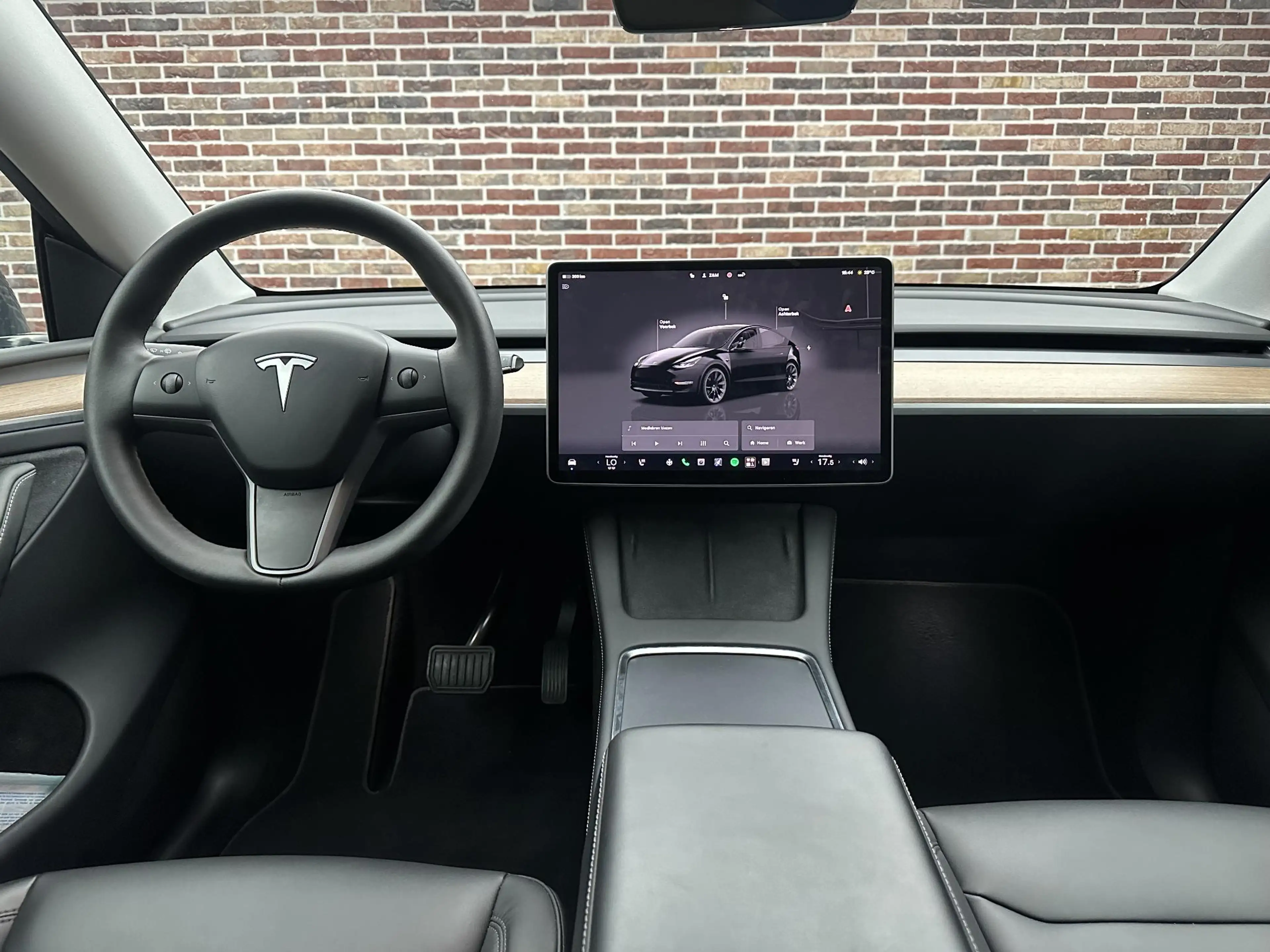 Tesla Model Y Long Range AWD 75 kWh — photo 9