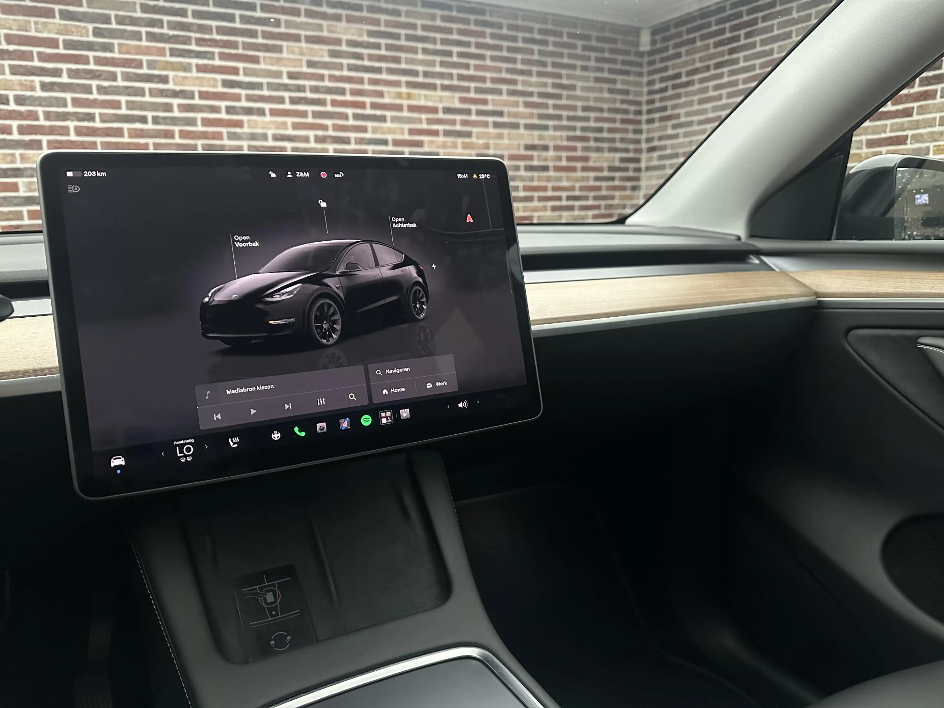 Tesla Model Y Long Range AWD 75 kWh — photo 18