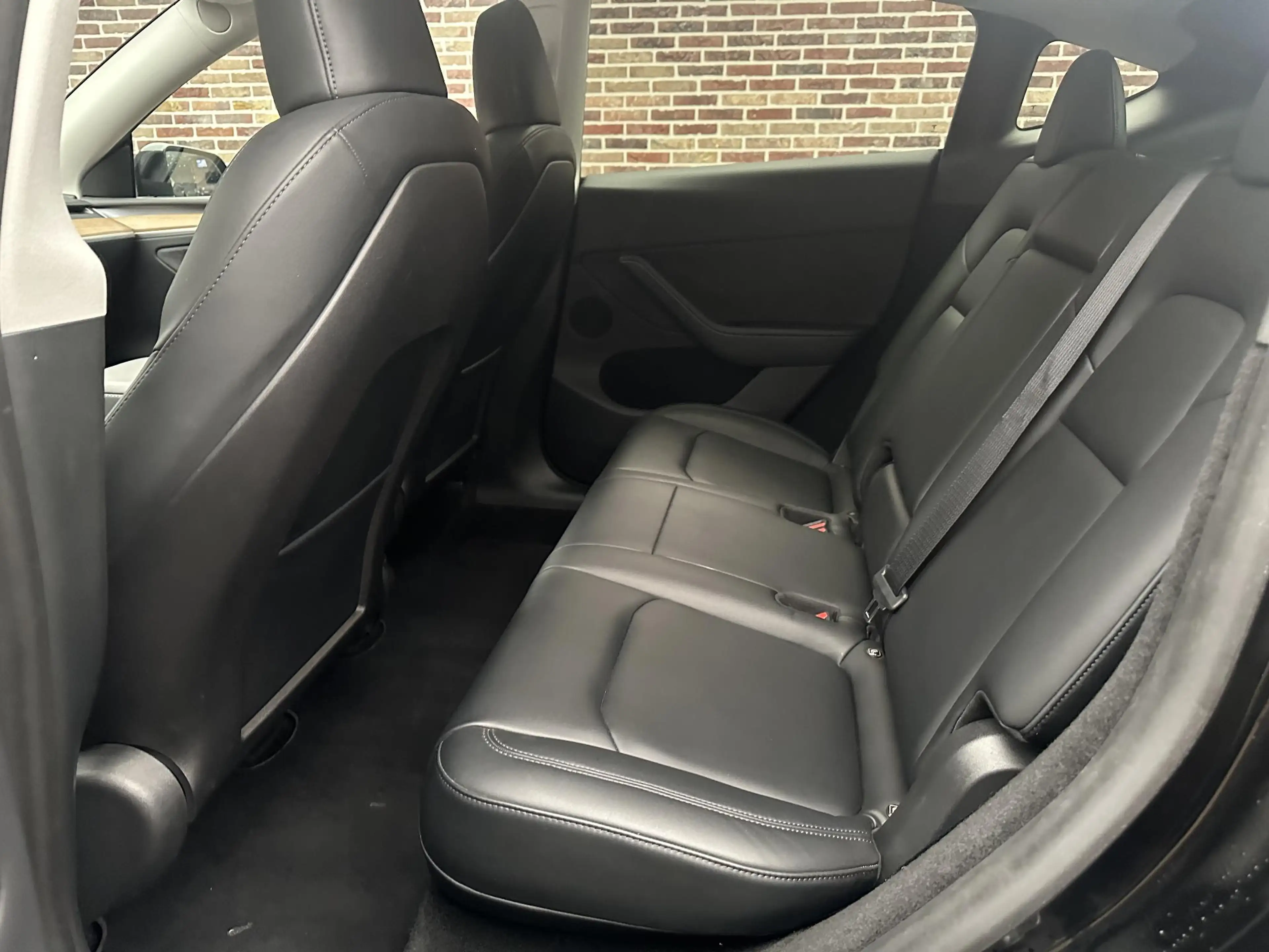 Tesla Model Y Long Range AWD 75 kWh — photo 22