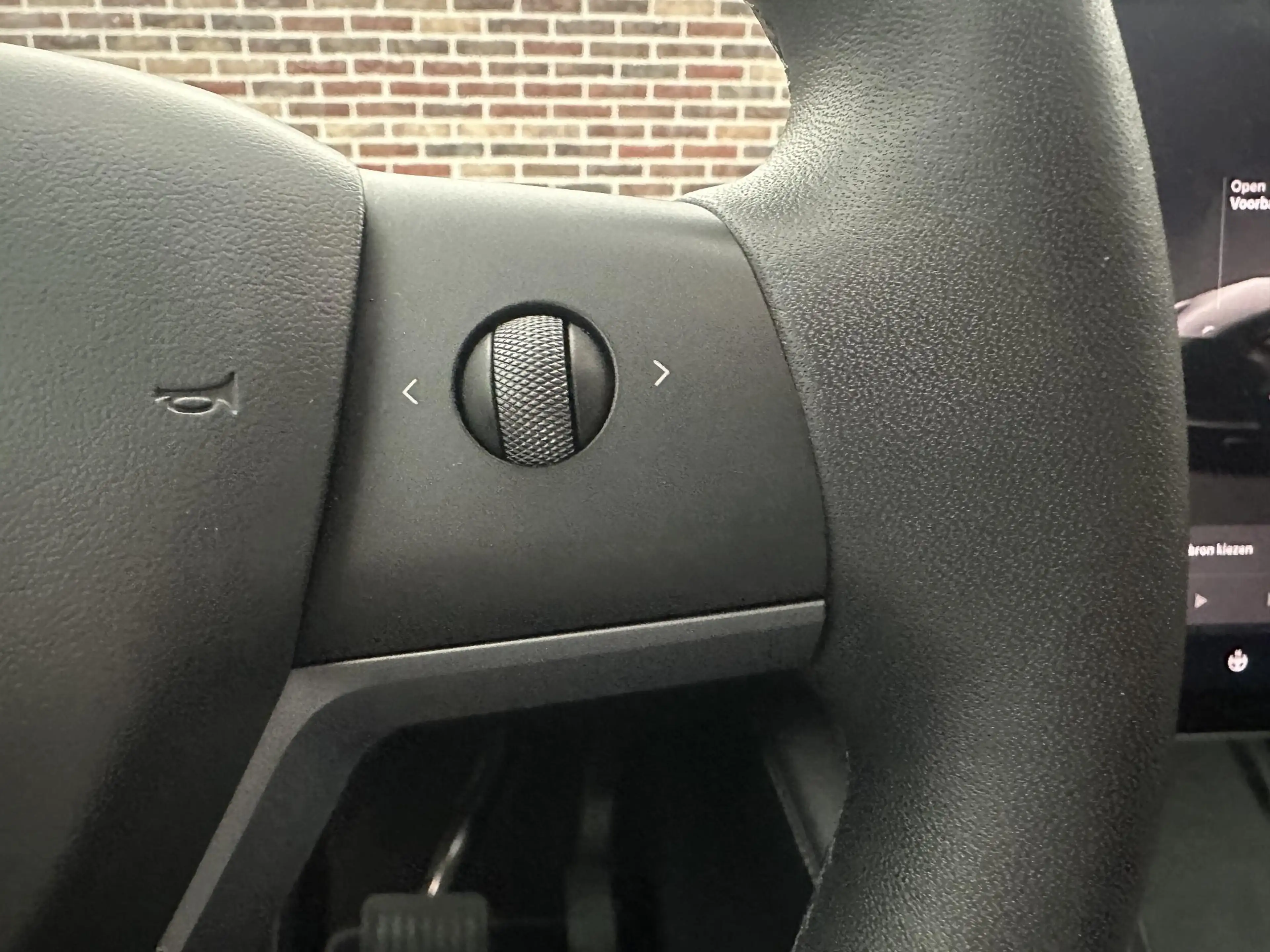 Tesla Model Y Long Range AWD 75 kWh — photo 11